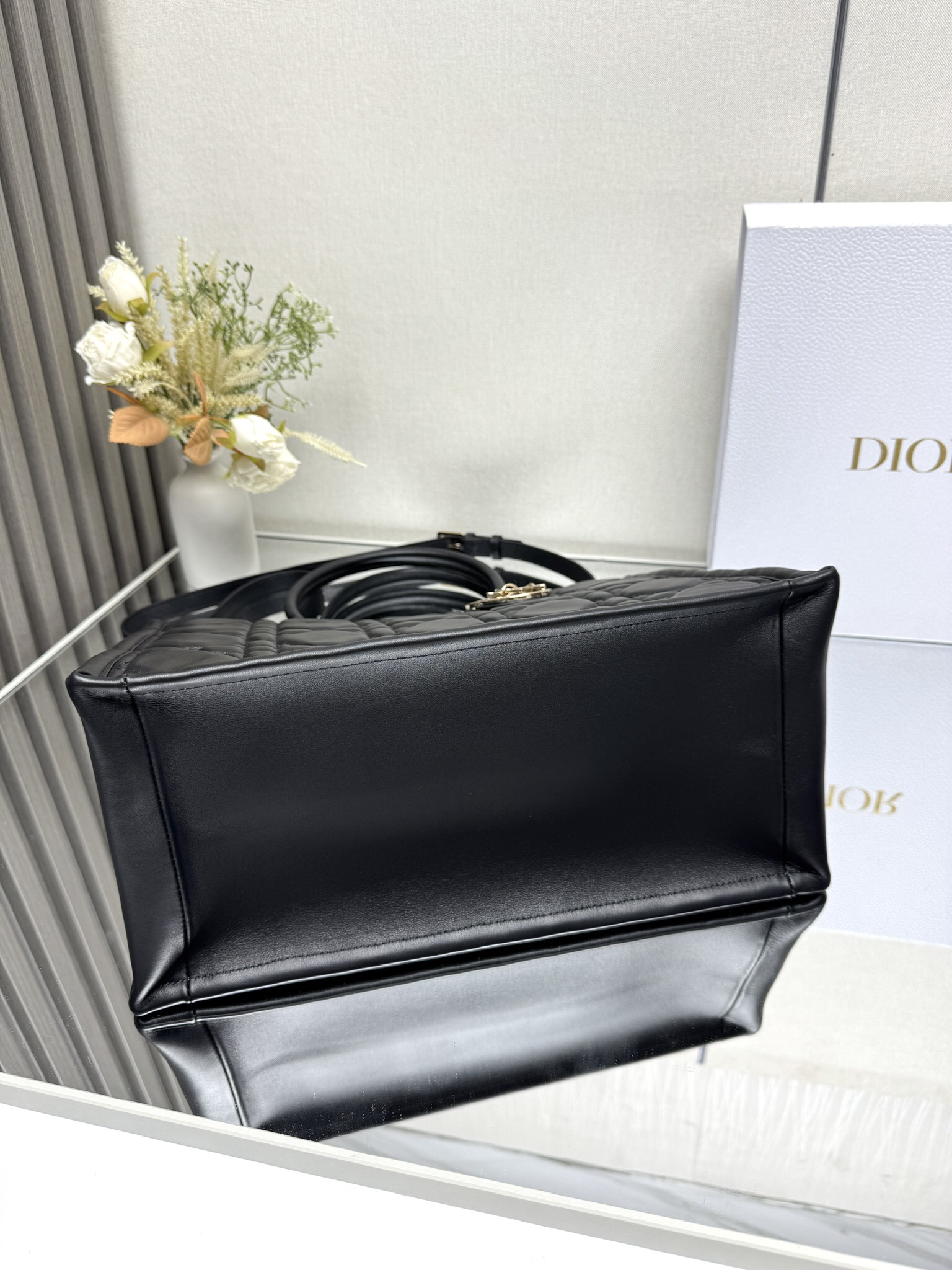 Dior BOOK TOTE handbag M1324