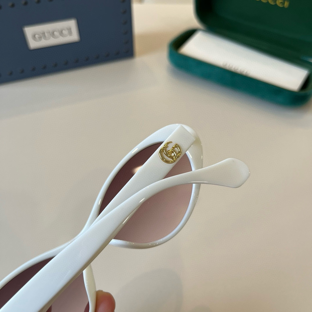 Gucci Round Frame Sunglasses