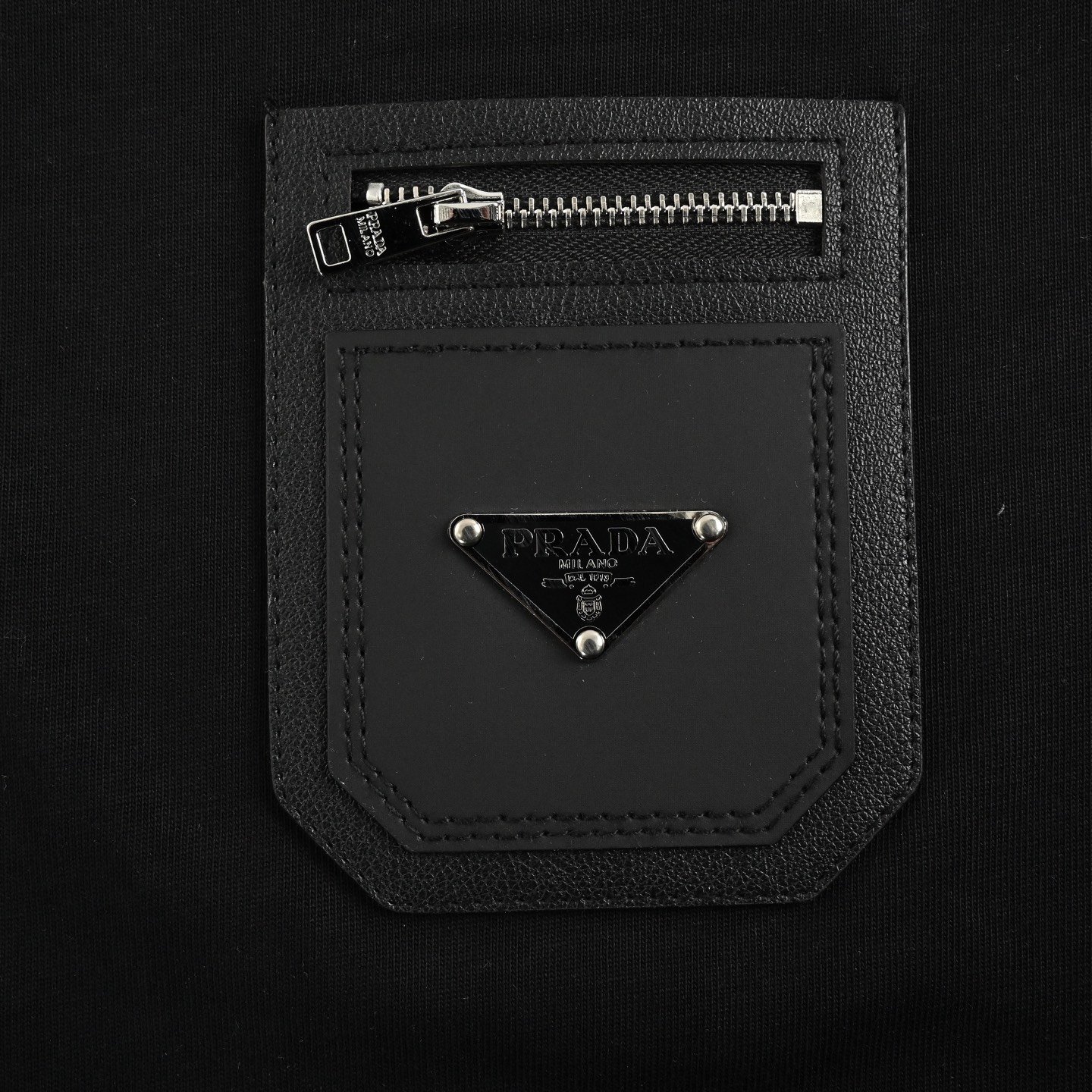 Prada 25ss triangle leather patch pocket short sleeve