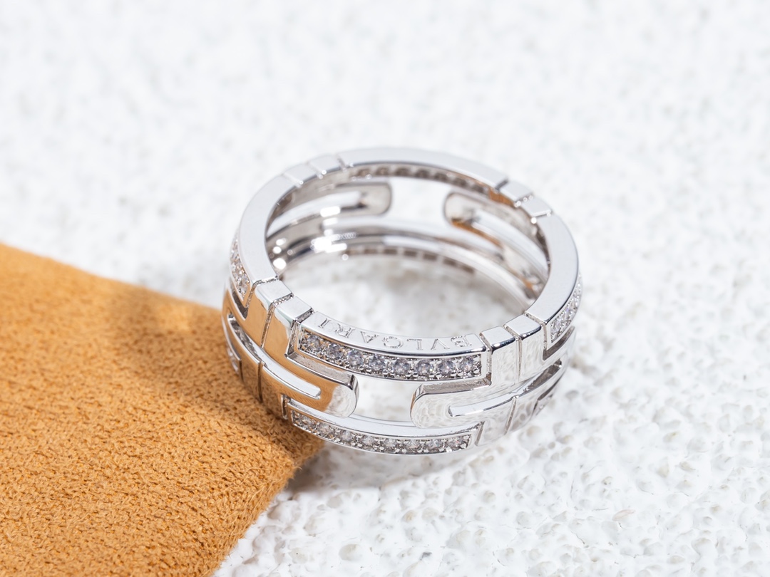 Bulgari Hollow Diamond Ring