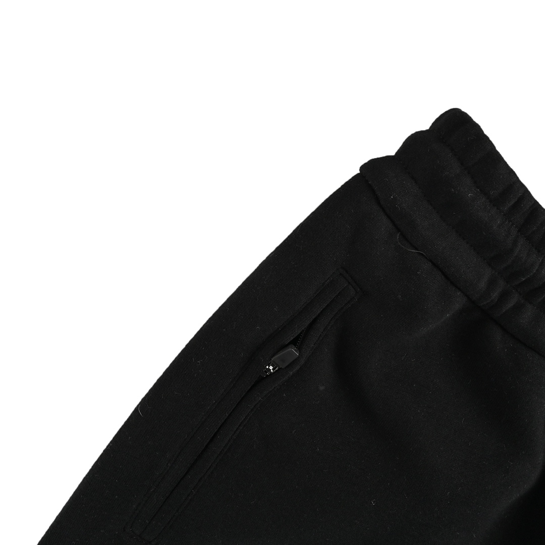 Burberry 24Fw side warhorse embroidered cuffed trousers