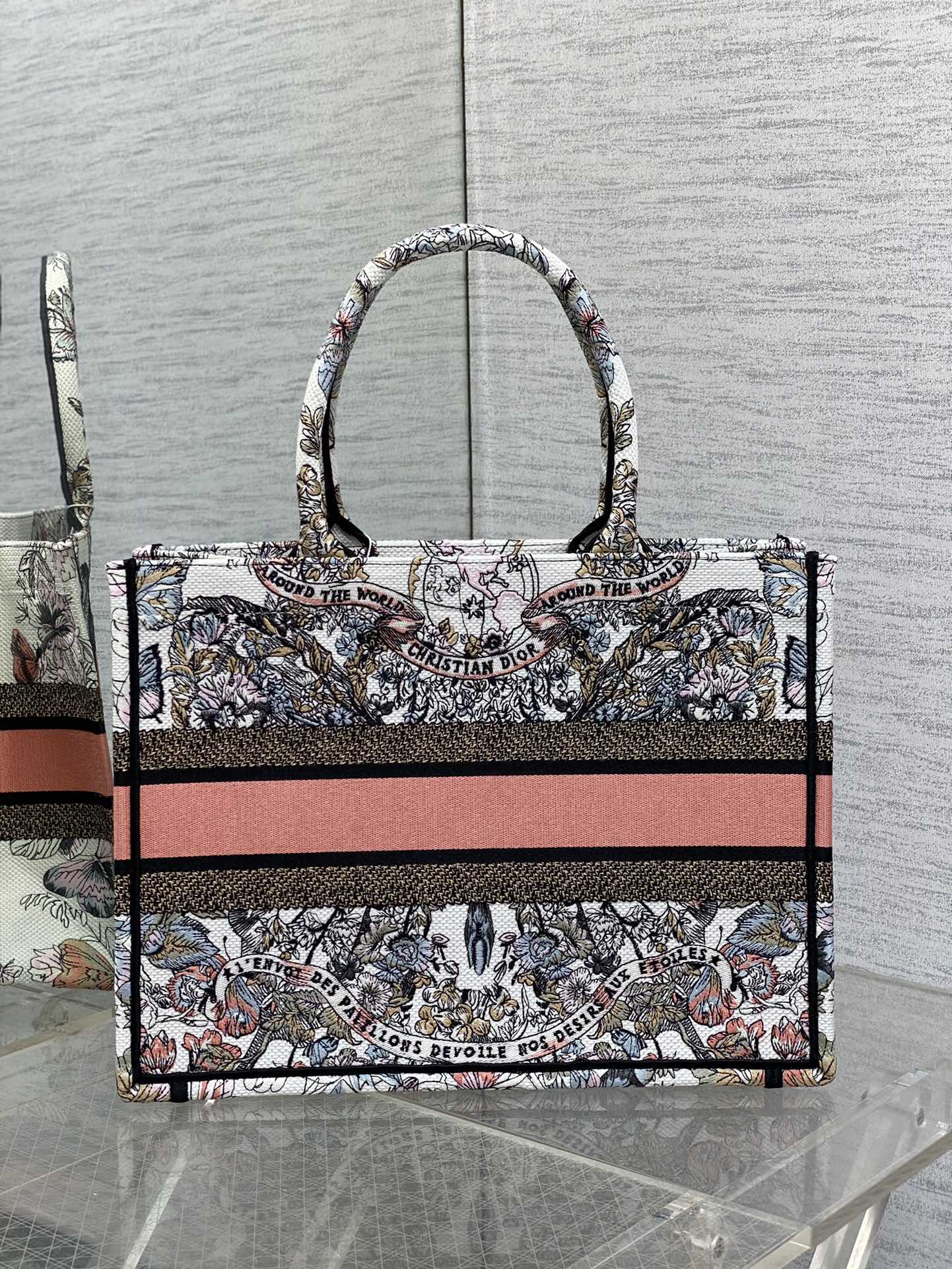 Dior embroidered tote bag medium