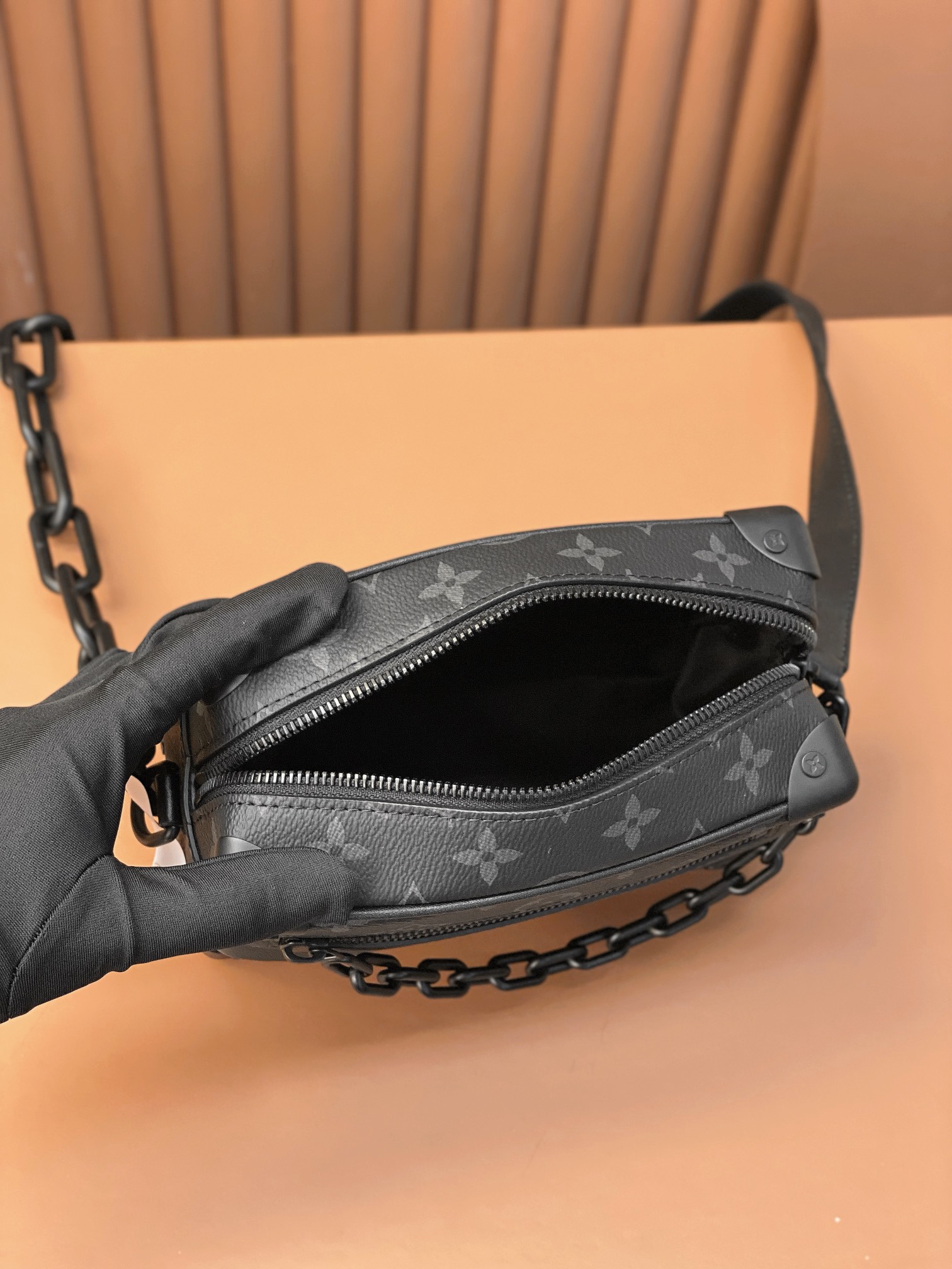 Louis Vuitton MINI SOFT TRUNK CHAIN ​​BAG M44735