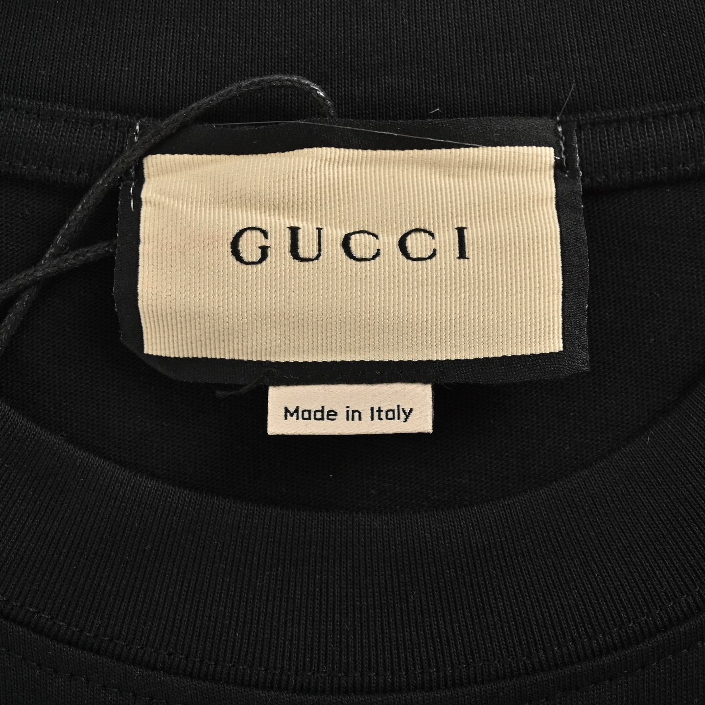 Gucci 25ss front and back embroidered logo short sleeves