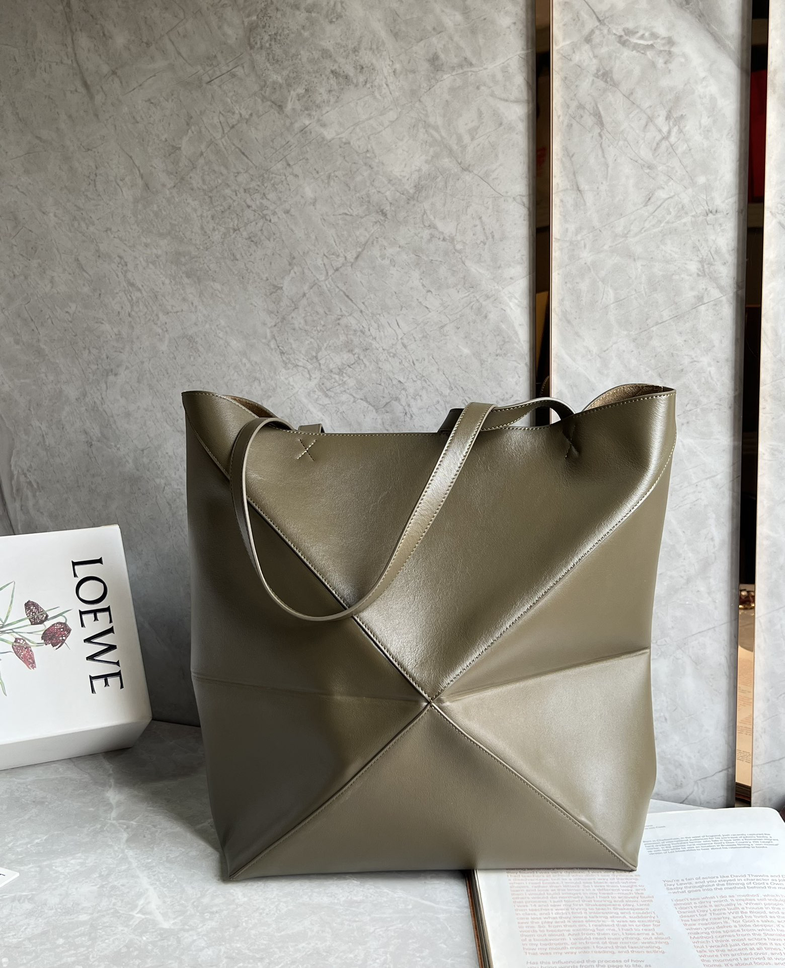 Loewe zzle Fold Large Leather Bag 0692