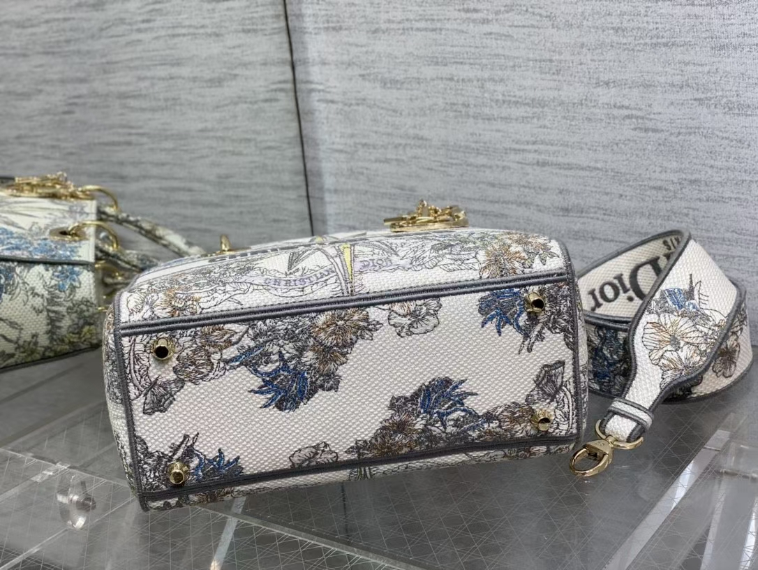 Dior CD Lady Embroidered Diana Bag 6605