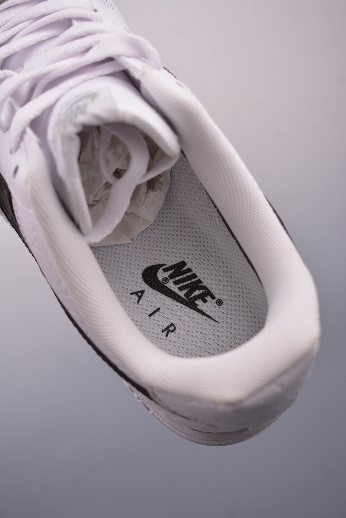 Louis Vuitton x Nike Air Force 1 07 LV8 Low Sneakers White and Black Print YN7698-111
