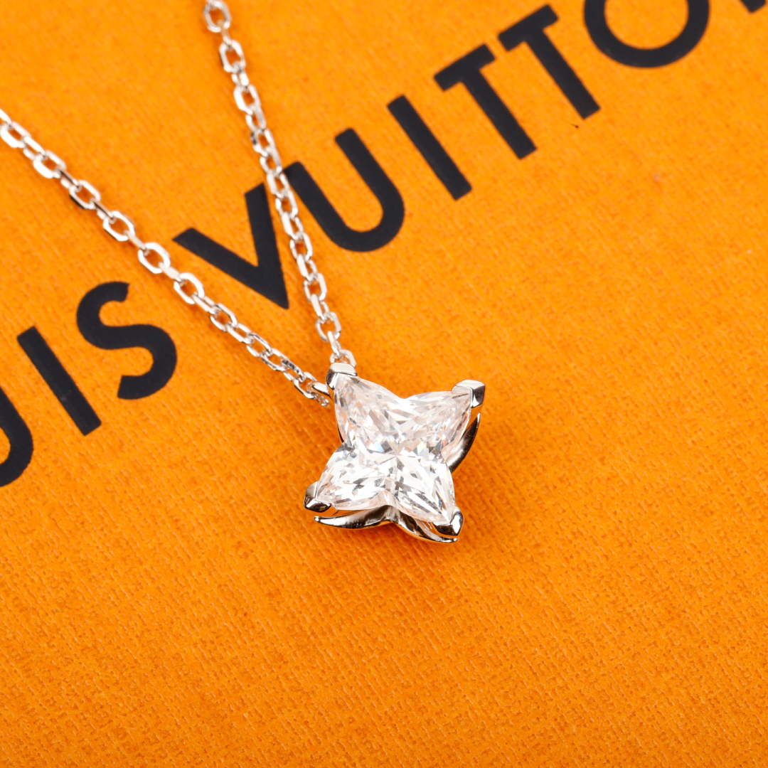 Louis Vuitton star necklace