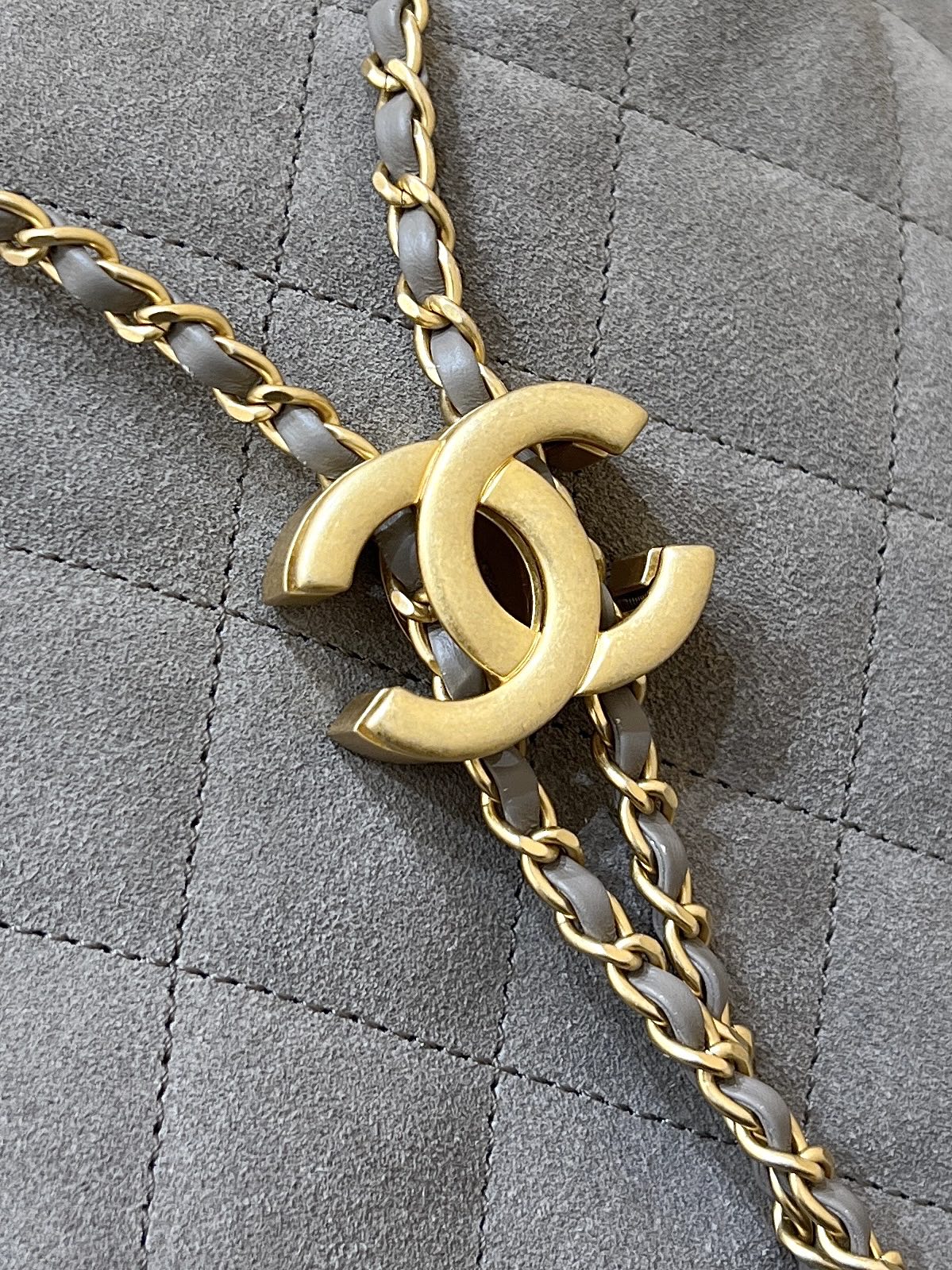 Chanel 25C early spring series hobo underarm bag large size AS5311