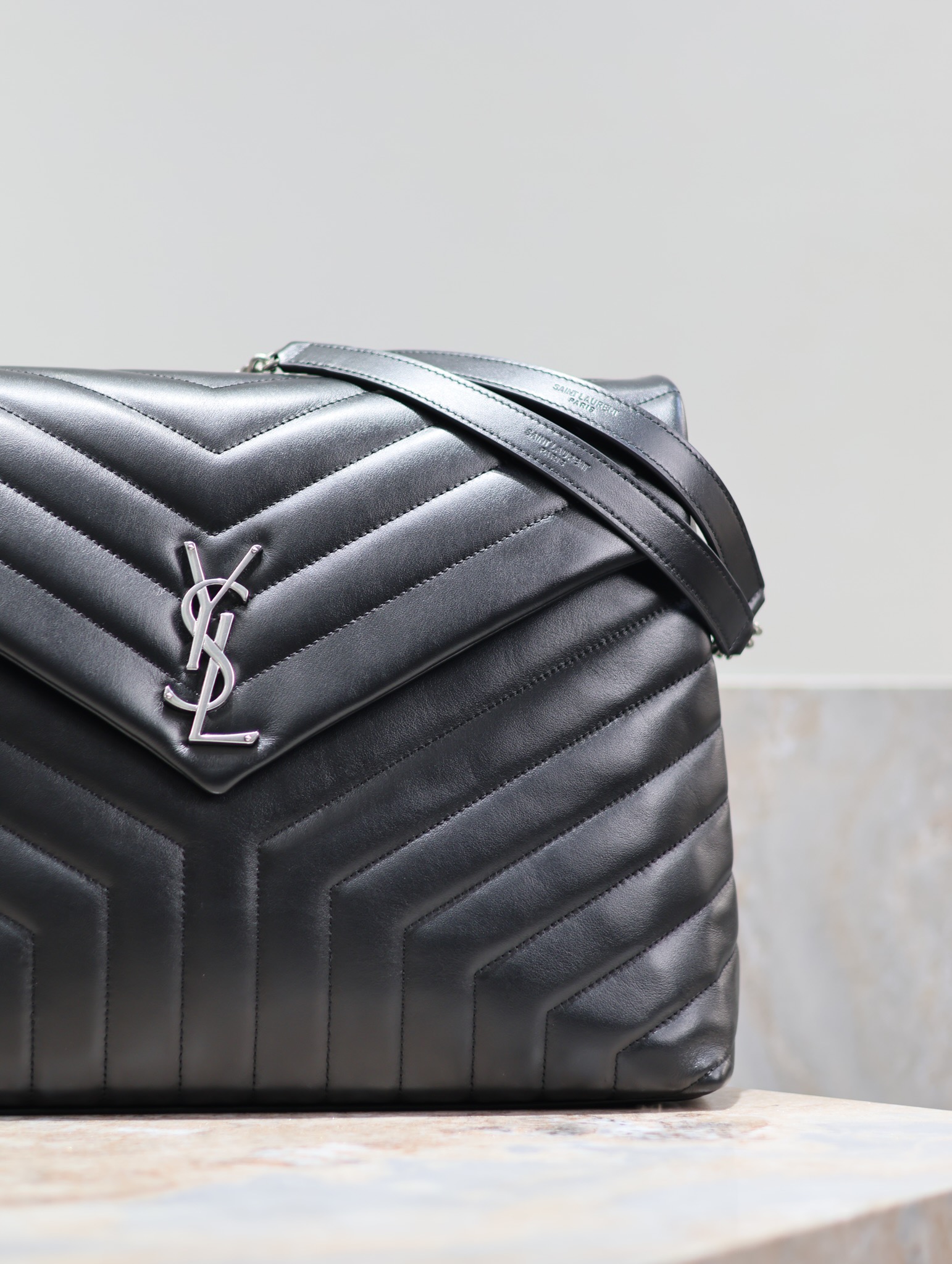 Saint Laurent LouLou Large Tote 574947