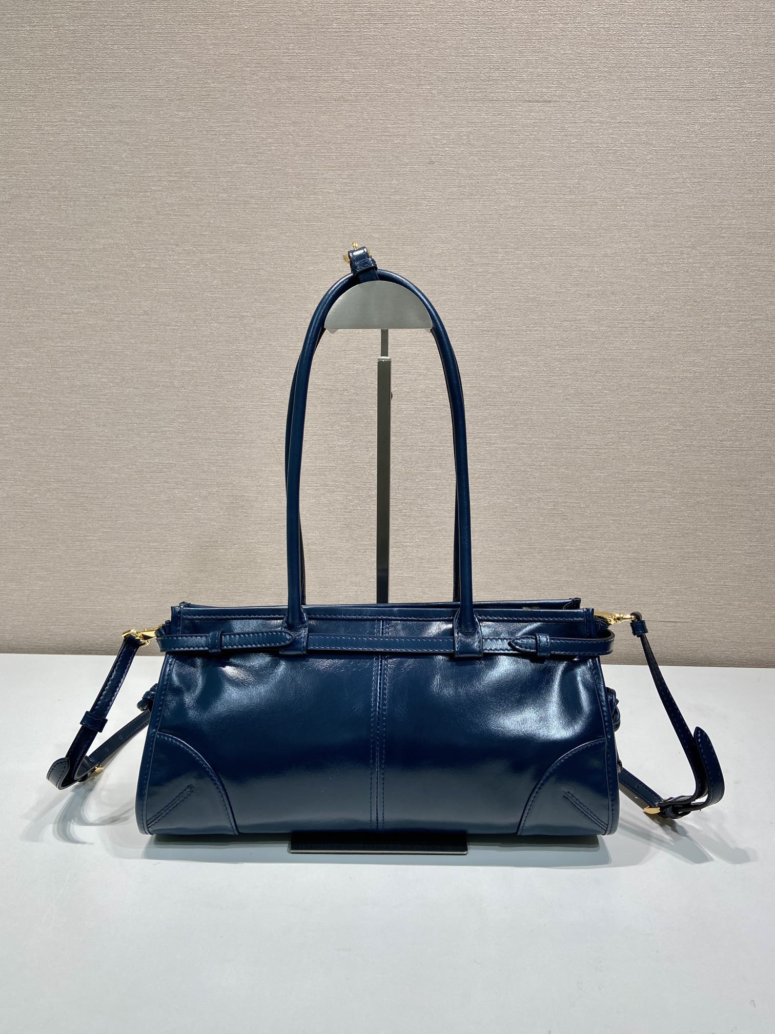 Prada lussolf waxed leather handbag 1BA426