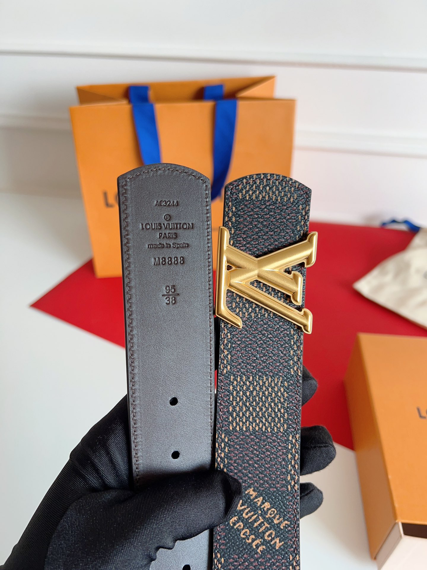 Louis Vuitton classic monogram leather belt 4CM wide