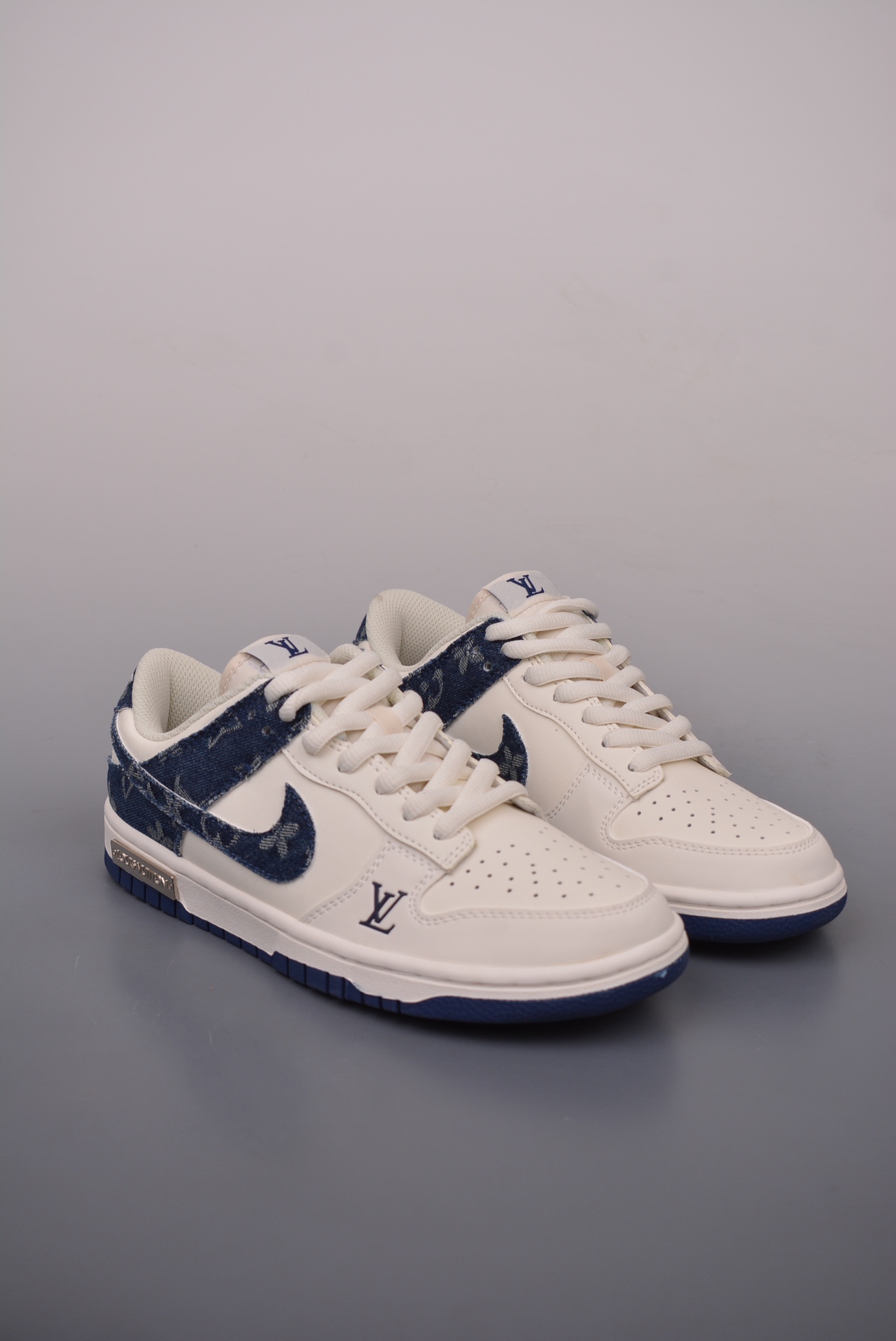 Louis Vuitton x Nike SB Dunk Low Lot LV Monogram white and dark blue DJ2024-008