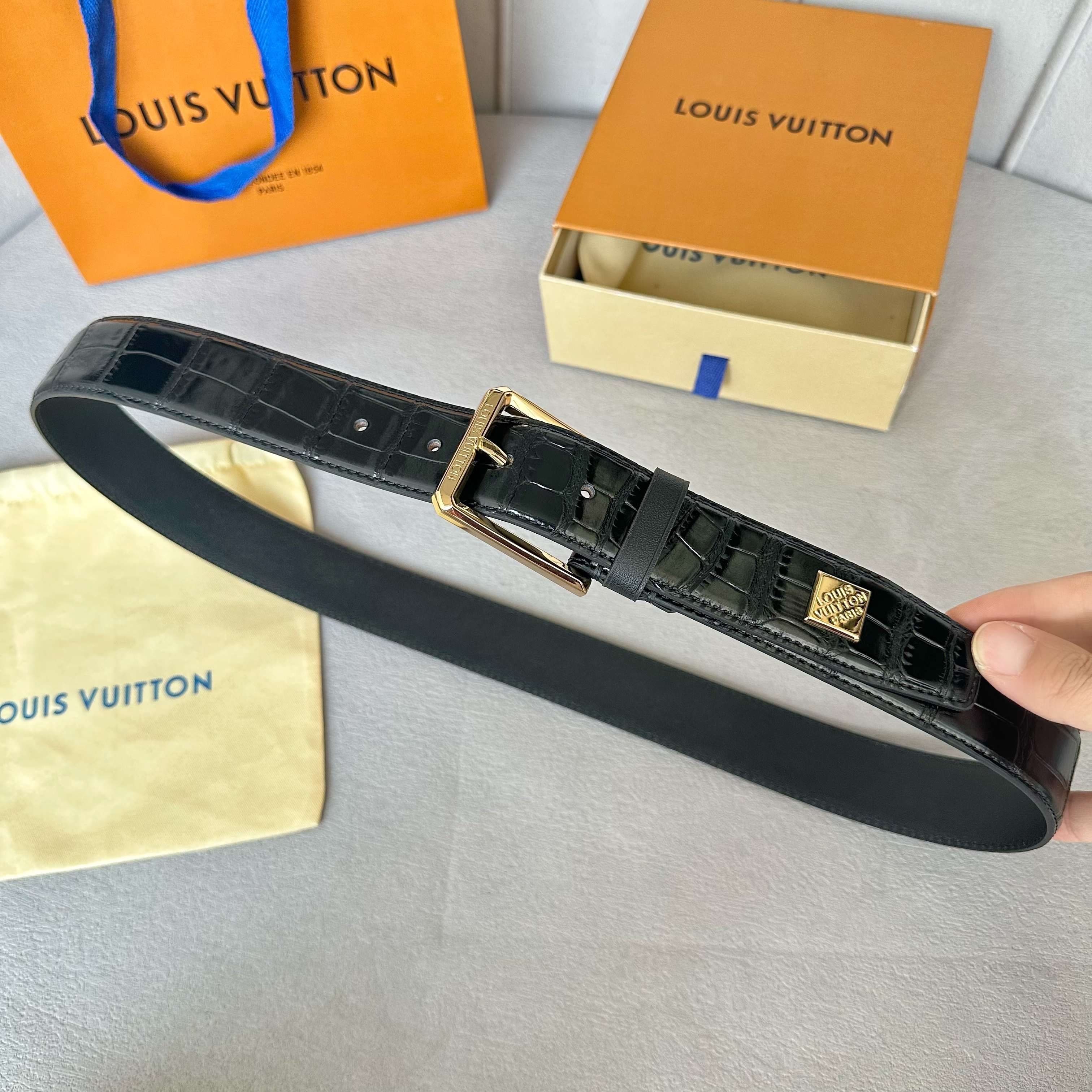 Louis Vuitton Crocodile Pattern Pin Buckle Men's Belt 3.5CM