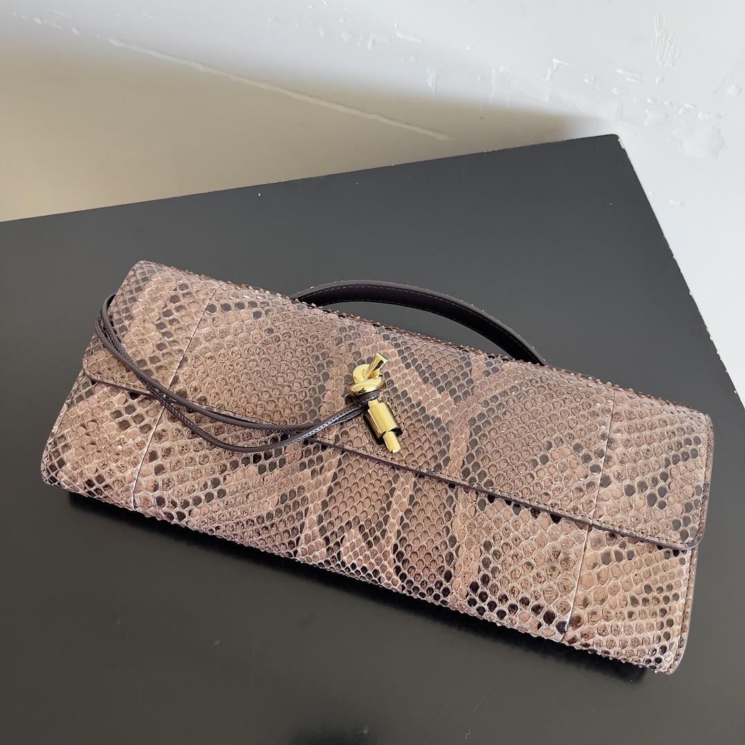 Bottega Veneta andiamo clutch 794945