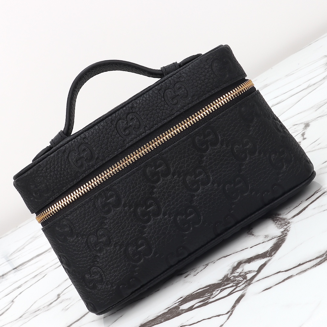 Gucci GG Emblem series small handbag ‎815949 AAEEM 1000