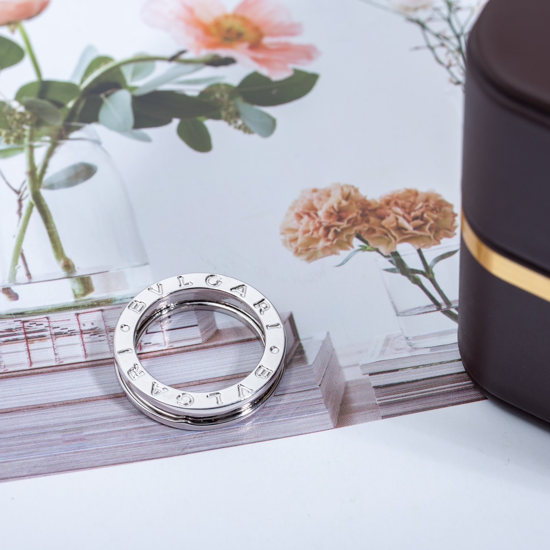 Bulgari zero single band diamond-free ring