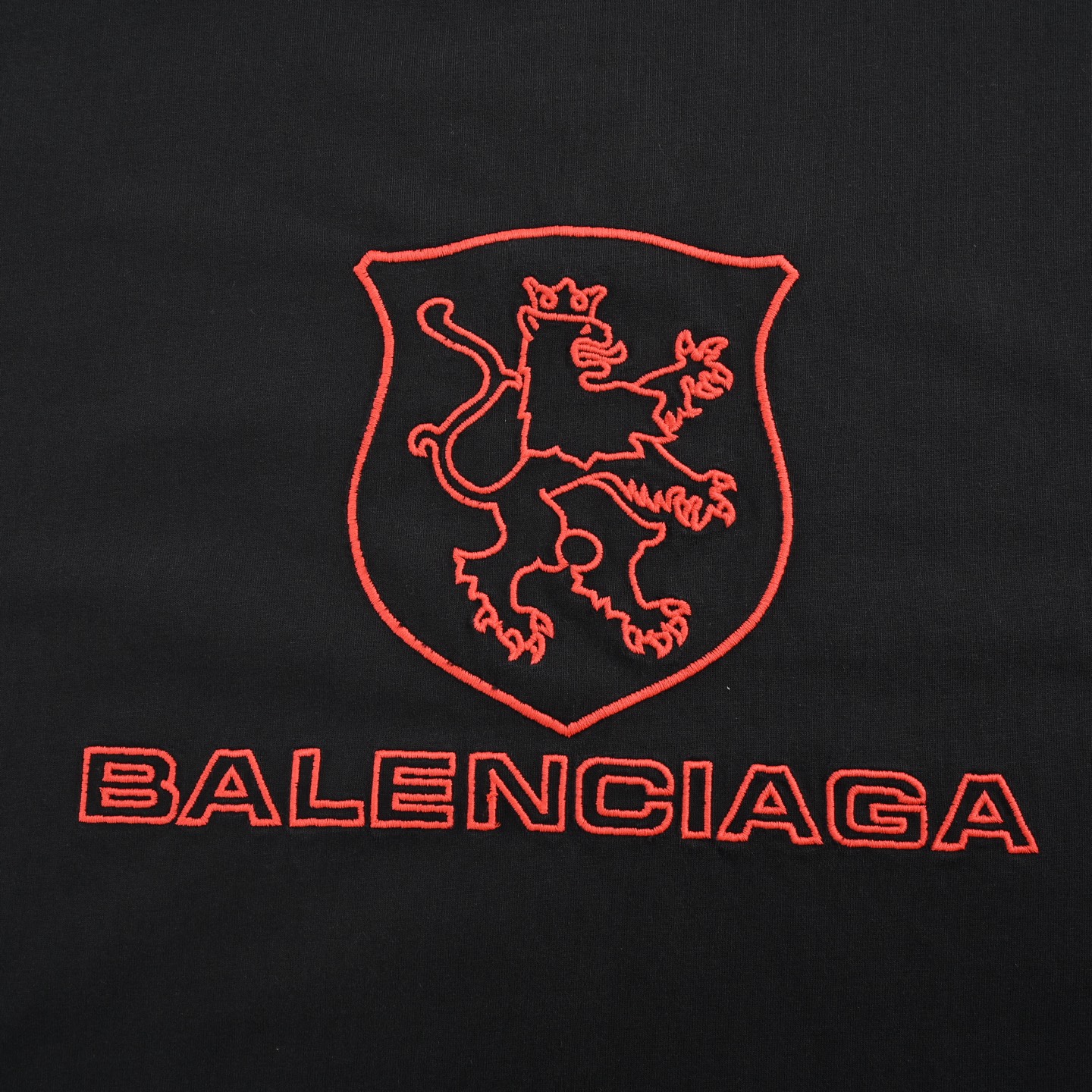 Balenciaga Lion Club Lion Badge Washed Short Sleeve