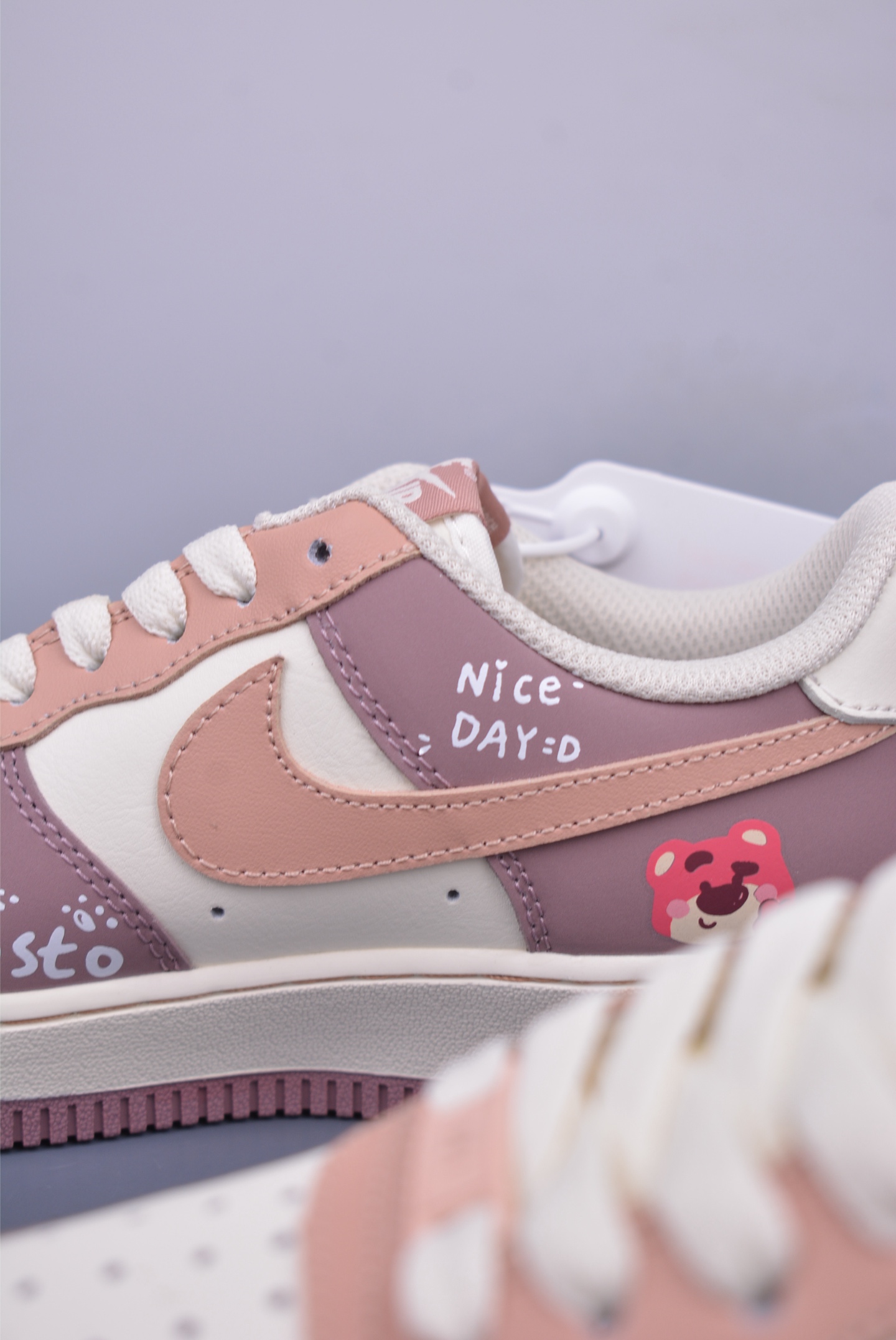 Nike Air Force 1 07 Low Sneakers Strawberry Bear DB3301-551