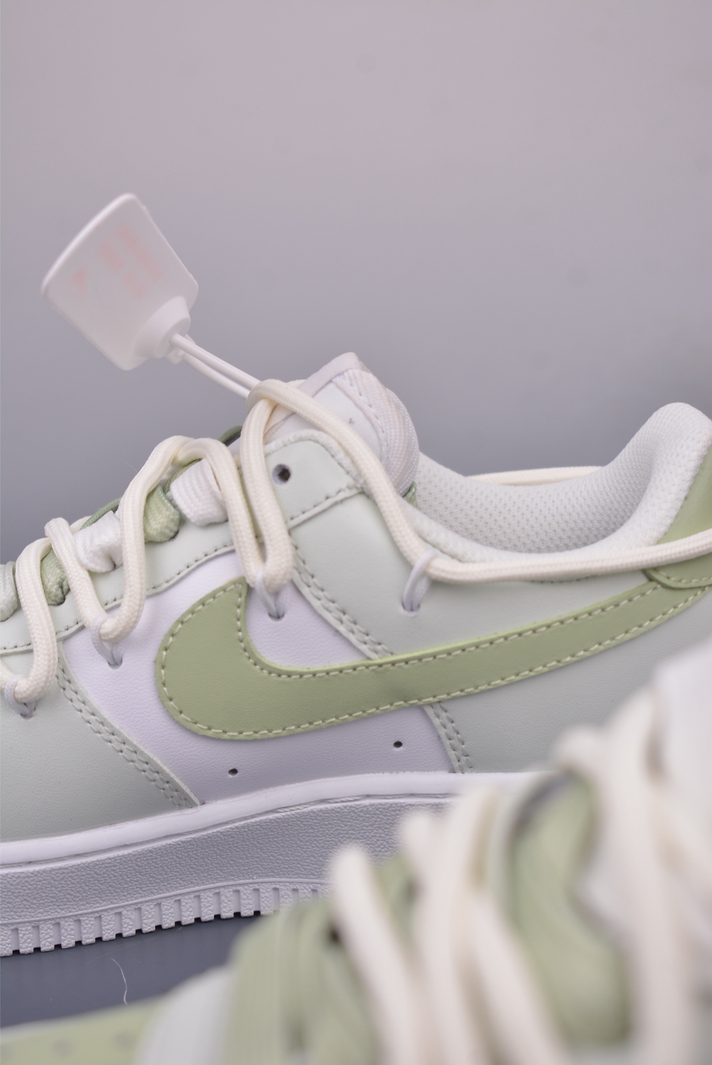 Nike Air Force 1 07 Low Sneakers Green Apple Valentine's Day DH2920-111