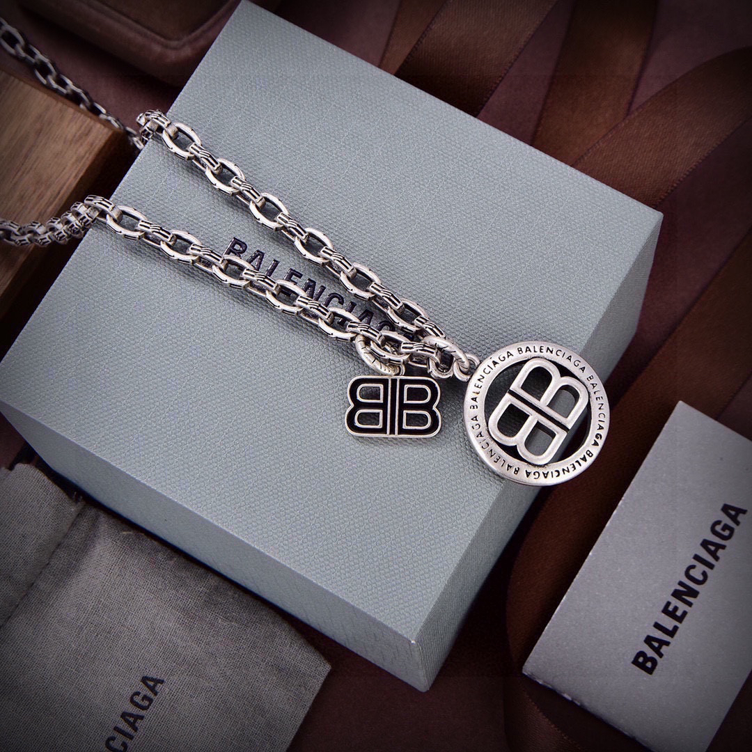 Balenciaga BB round brand chain vintage necklace