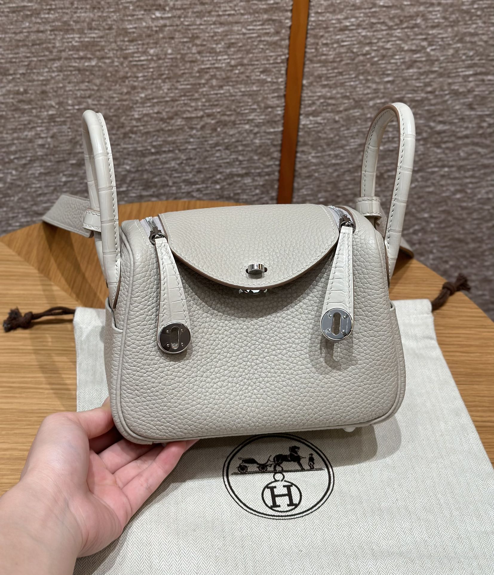 Hermès Mini Lindy 80Girs Perle Handbag (Handmade to Order)