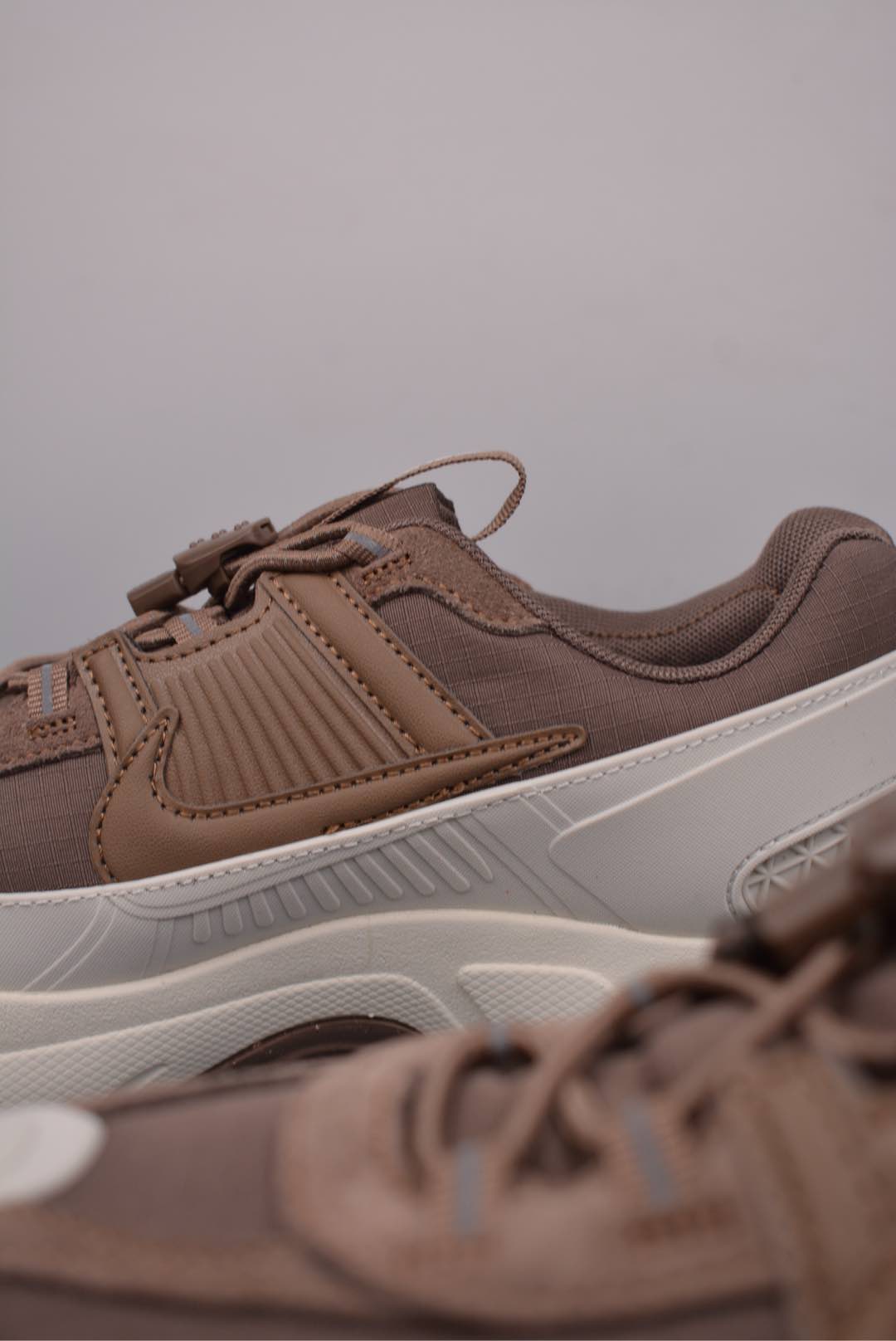 Nike Zoom Vomero 5 Roam Mink Brown Light Bone HQ2181-006