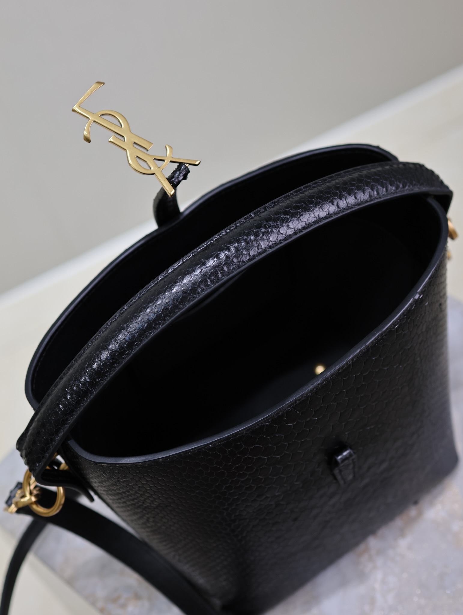 Saint Laurent LE 37 Small Bucket Bag 749036