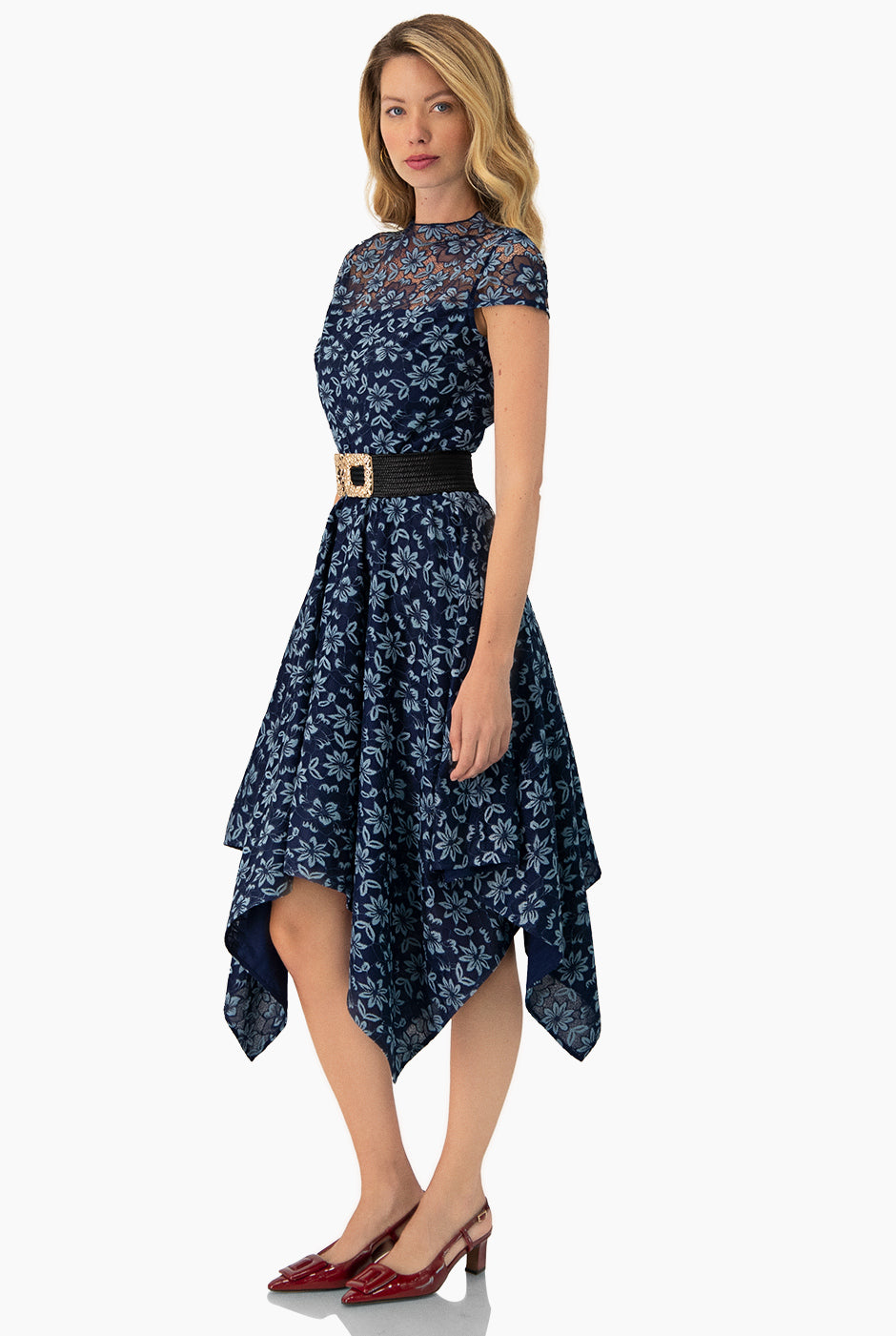 Vestido asimetrico de cuello redondo