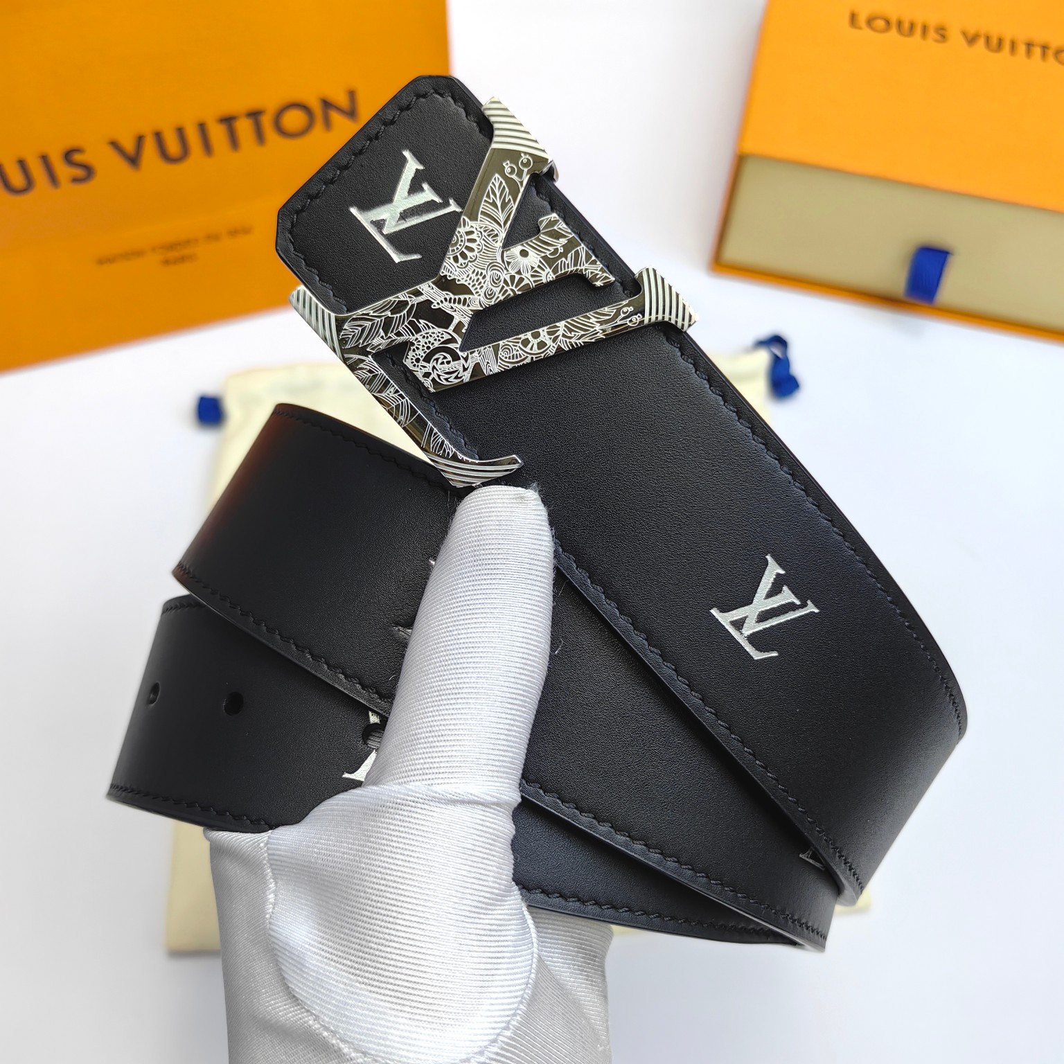 Louis Vuitton Men's Leather Belt with Engraved Buckle, 4CM Width