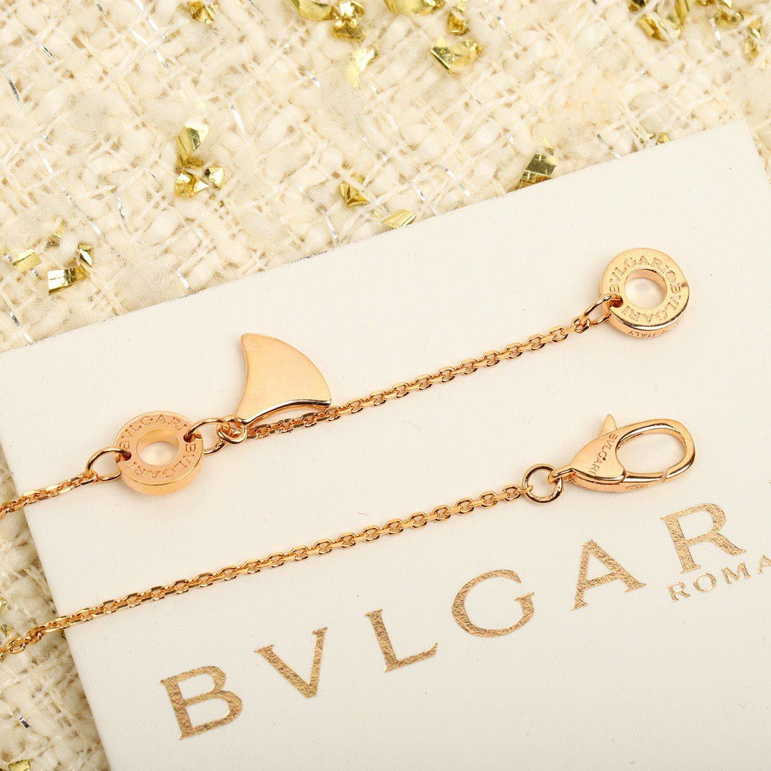 Bulgari fan-shaped diamond necklace