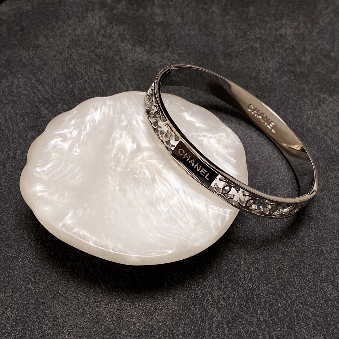 Chanel hollow bracelet