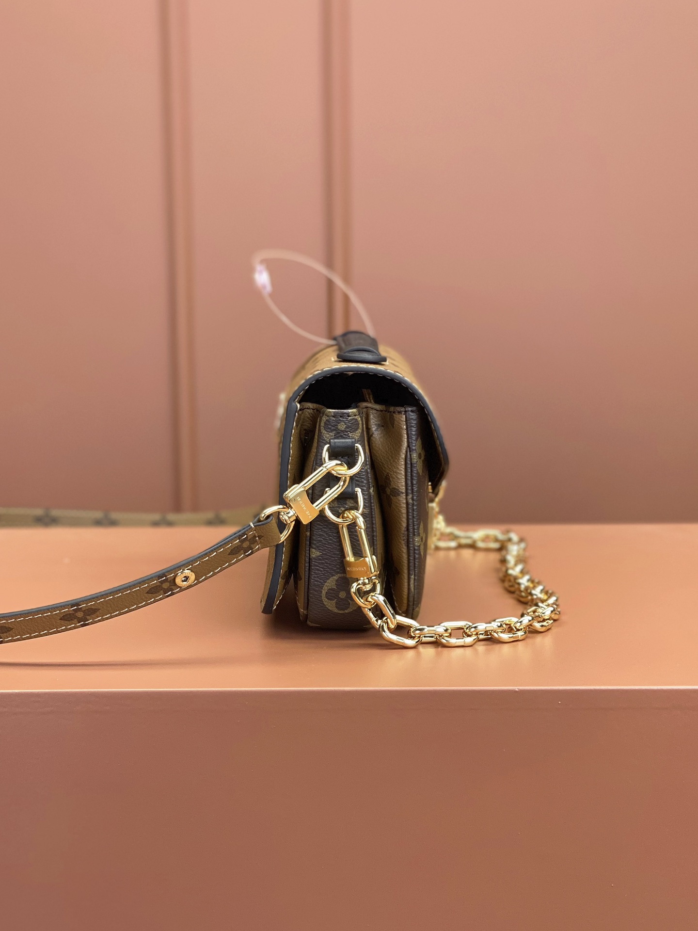 Louis Vuitton POCHETTE MÉTIS EAST WEST Bag M46279