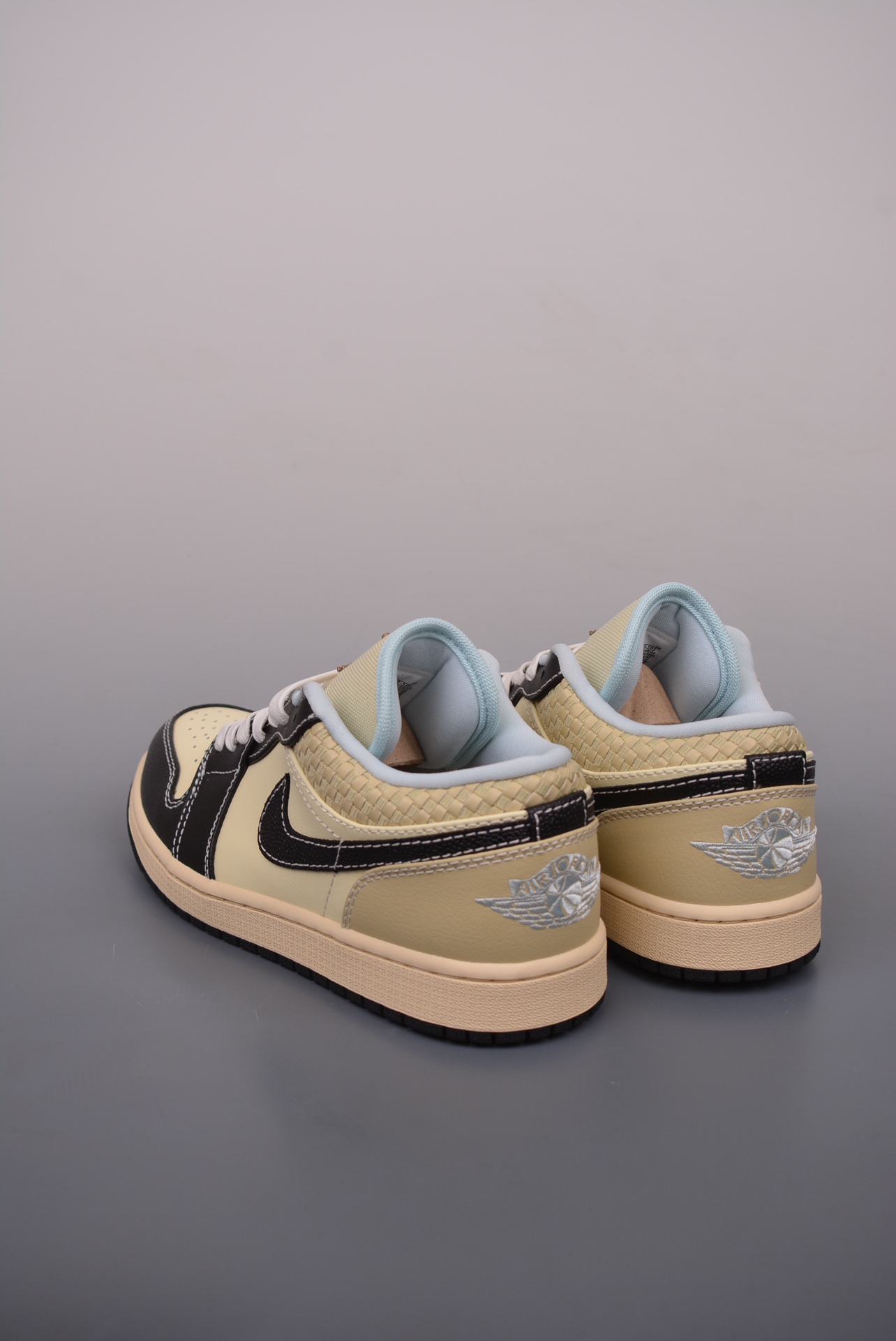 Air Jordan 1 Low SE Coconut Milk Black XZ2828-001