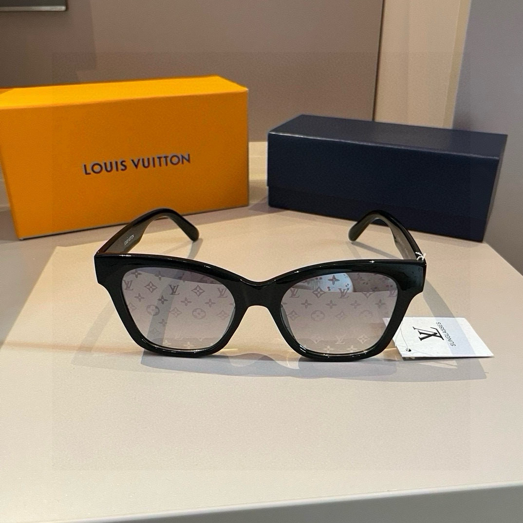 Louis Vuitton square-frame sunglasses