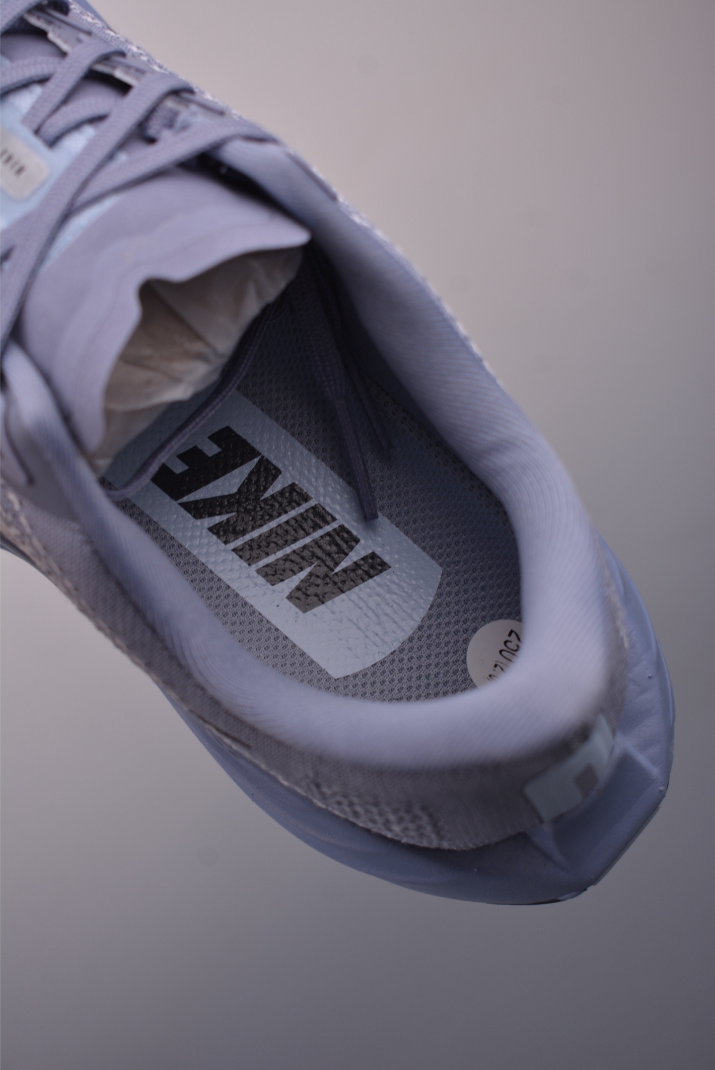 Nike Air Zoom Vomero Plus 