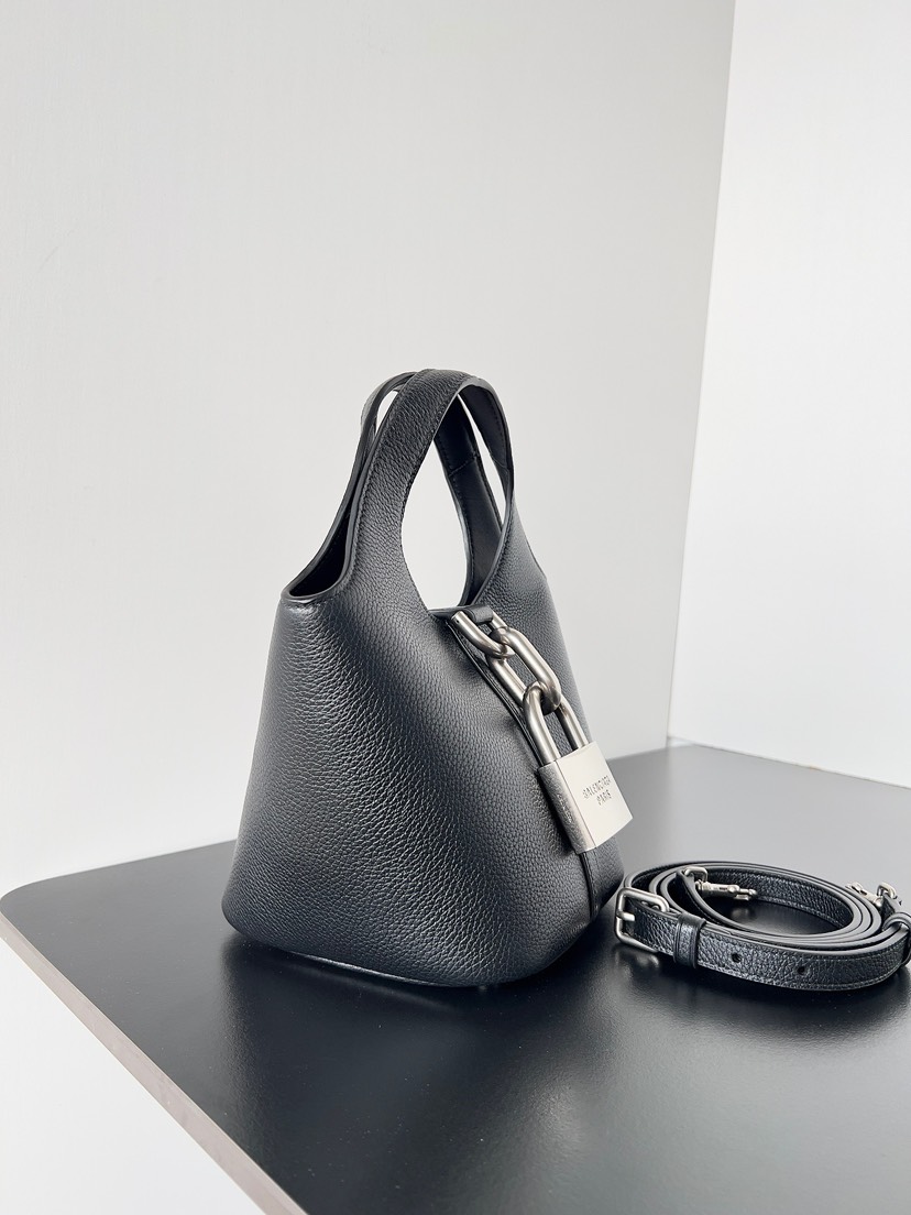 Balenciaga 2024 Early Spring Series Loer Hobo Bag