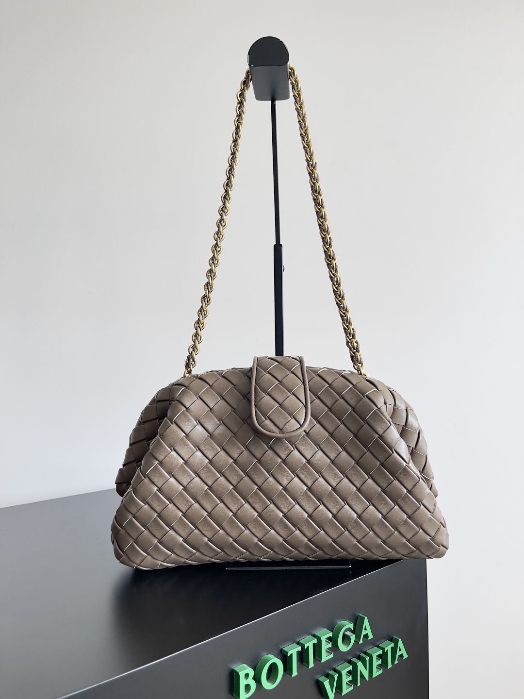 Bottega Veneta LAUREN CLUTCH chain clutch bag 785807