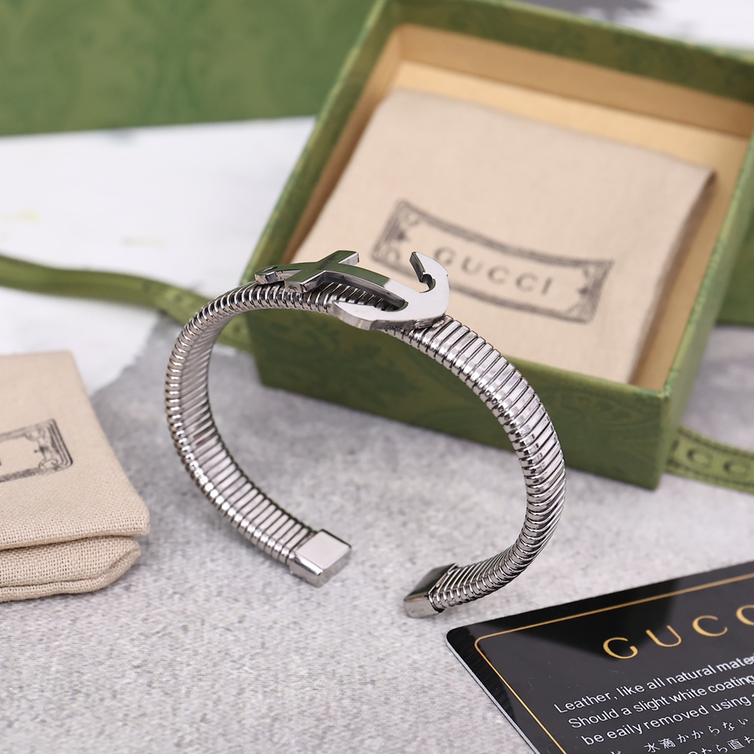 Gucci silver anchor bracelet
