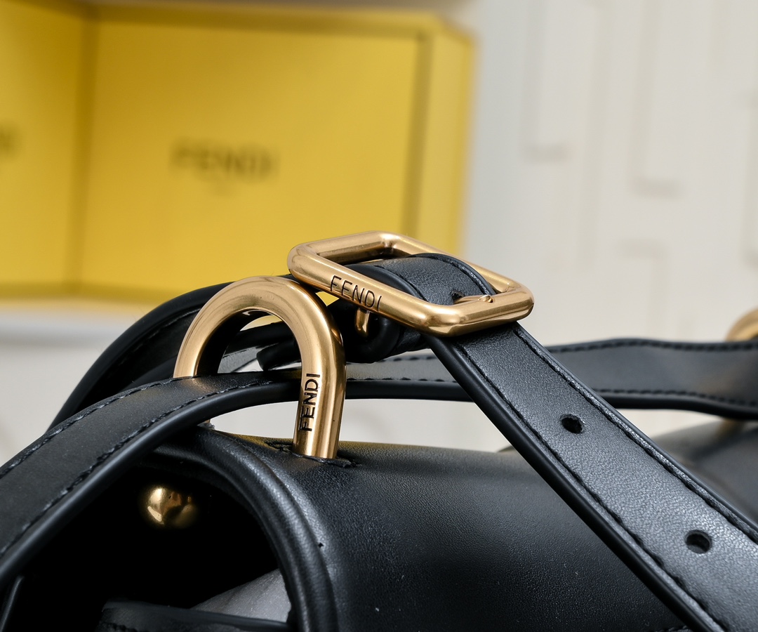 FENDI C'mon series retro large flap bag 6651