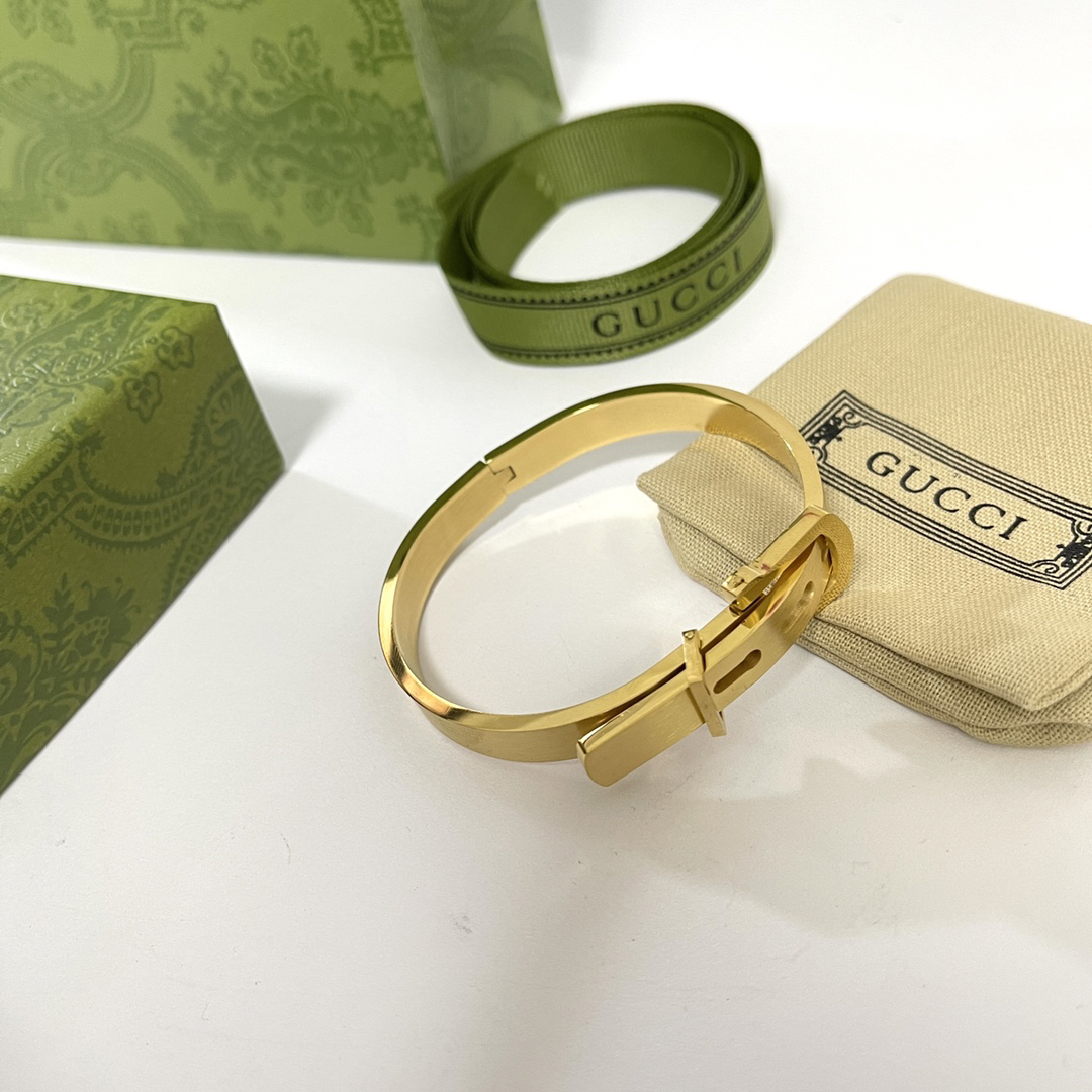 Gucci gold leather bracelet