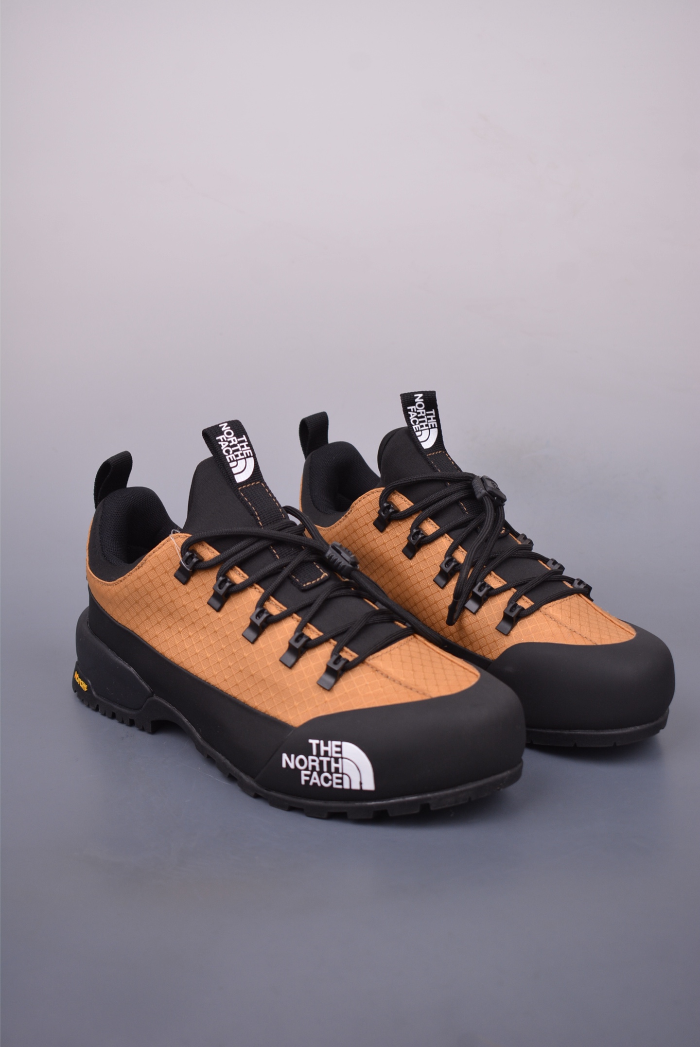 The North Face Glenclyffe Low sneakers black and yellow NF0A817BKOM-085