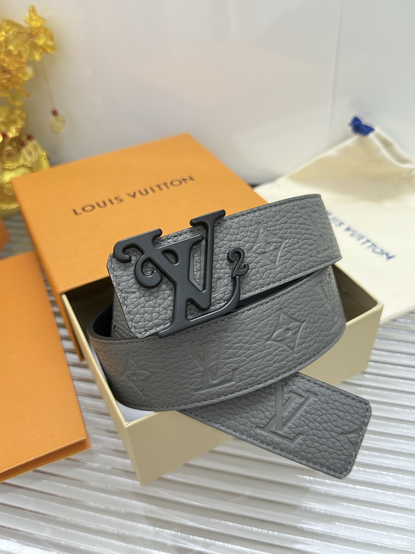 Louis Vuitton Litchi Pattern Men's Double-Sided Belt 4CM Width