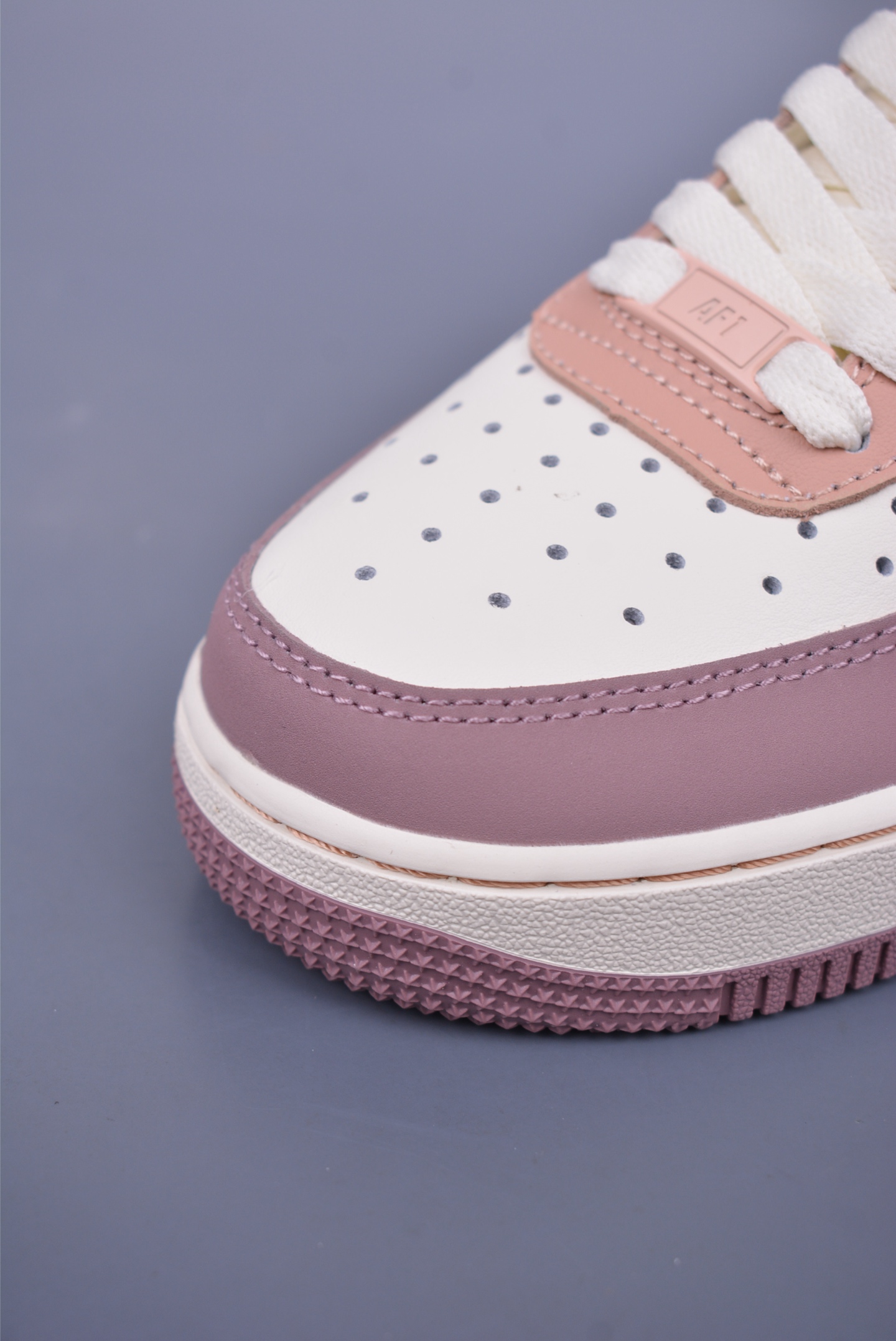 Nike Air Force 1 07 Low Sneakers Strawberry Bear DB3301-551