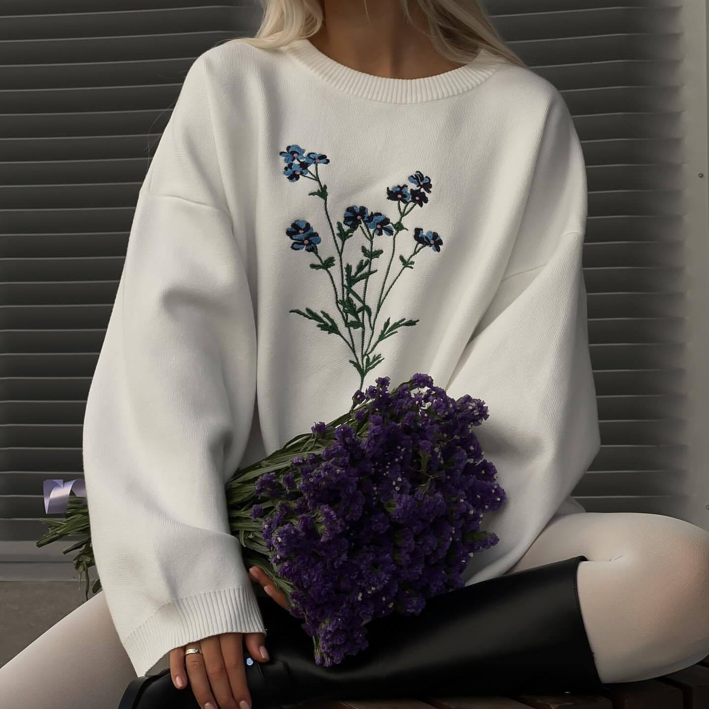 Floral Embroidered Crew Neck Sweater for Autumn