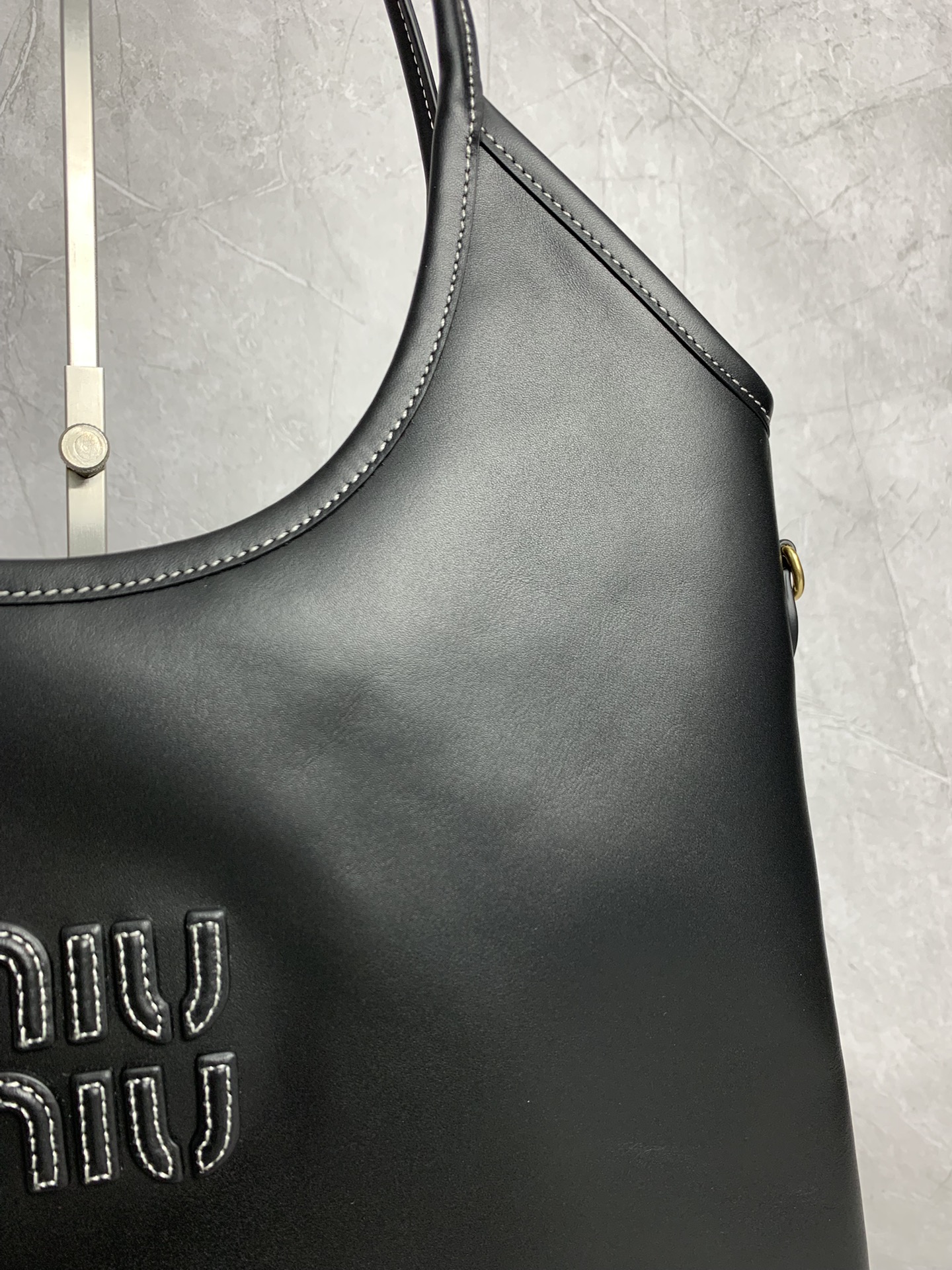 Miu Miu hobo tote 5BG231