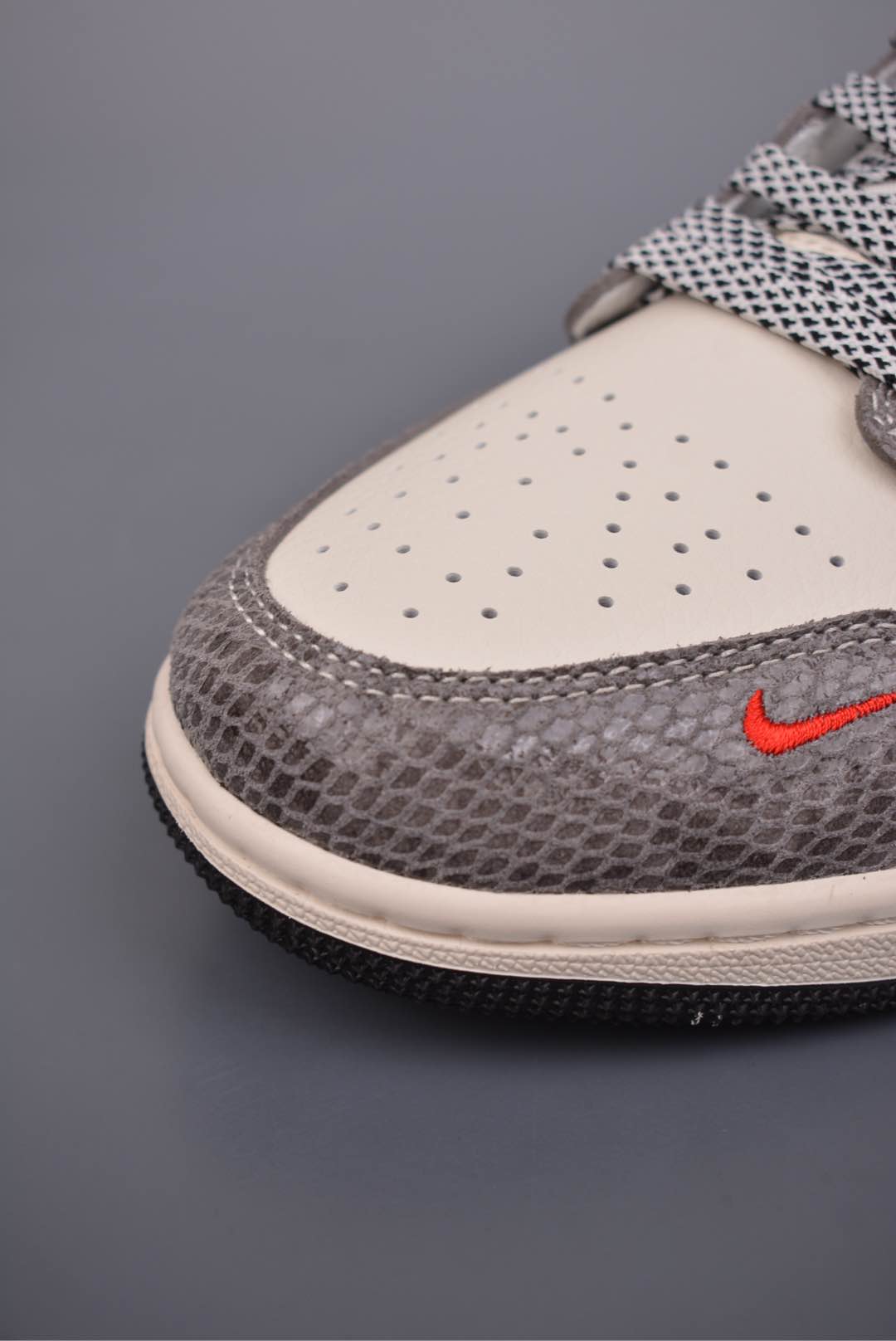 Stussy x Nike Air Jordan 1 Low OG Year of the Snake Beige Gray Snake Pattern FC1688-2