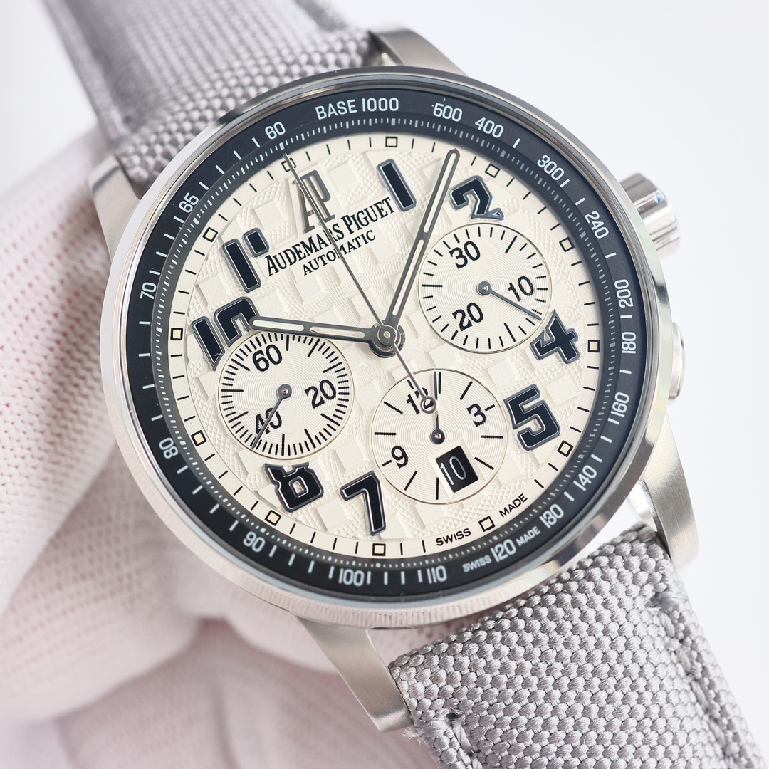 Audemars Piguet Royal Oak 26048 Offshore RW4 41 Chronograph Mechanical Watch