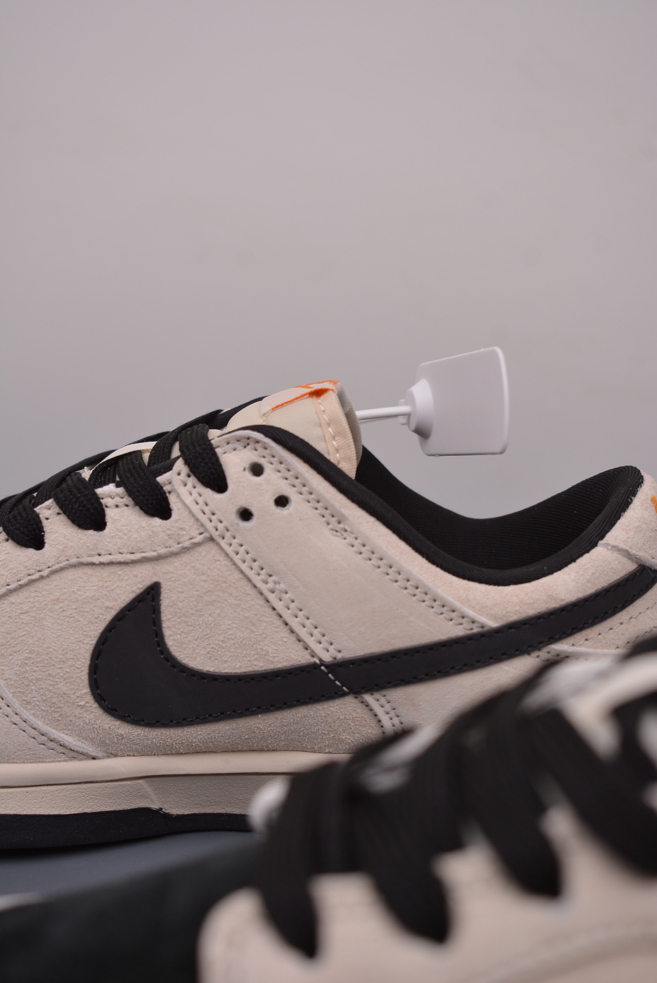 Fear Of God x Nike SB Dunk Low FOG Beige, White and Black KK1688-088