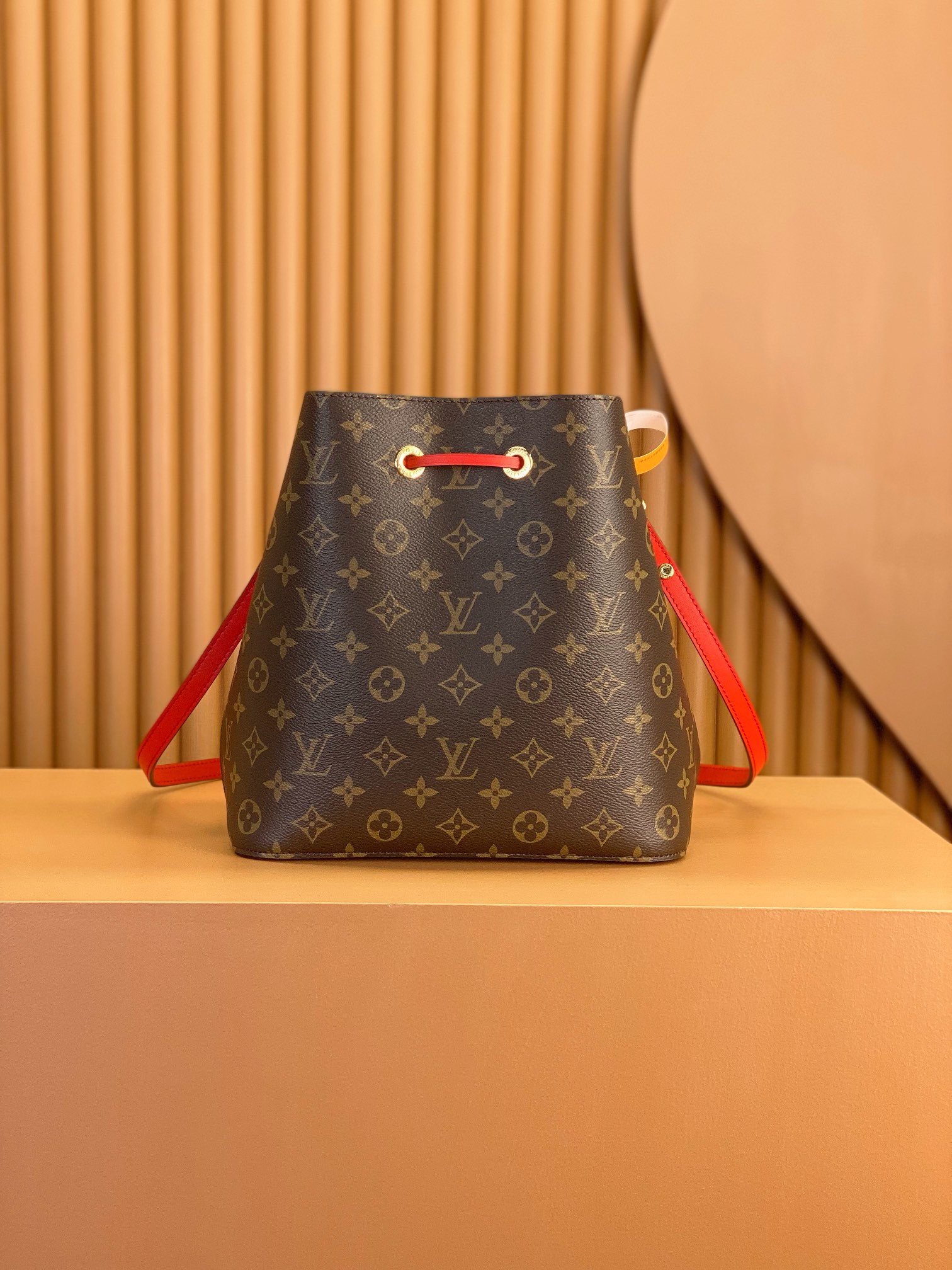 Louis Vuitton NÉONOÉ Medium Handbag M44021